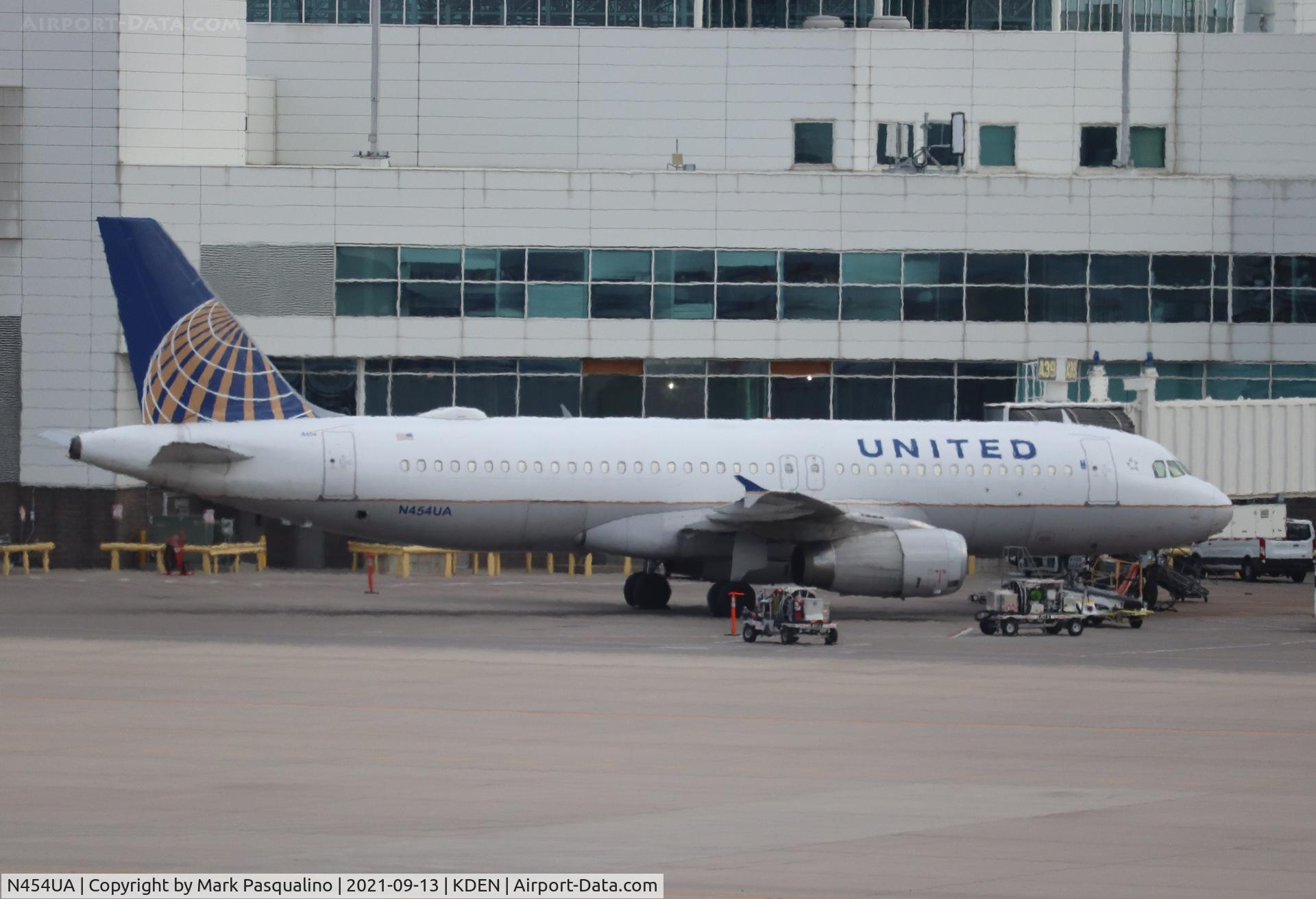 N454UA, 1999 Airbus A320-232 C/N 1104, Airbus A320-232