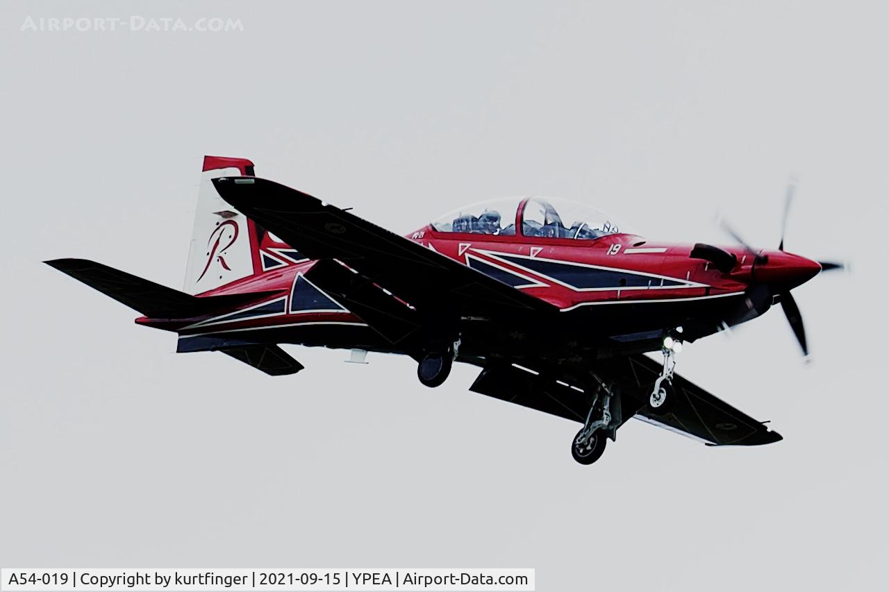 A54-019, 2018 Pilatus PC-21 C/N 252, Pilatus PC-21 cn 252. RAAF serial A54-019,  2 FTS RAAF Base Pearce finished in Roulettes livery. 15 September 2021