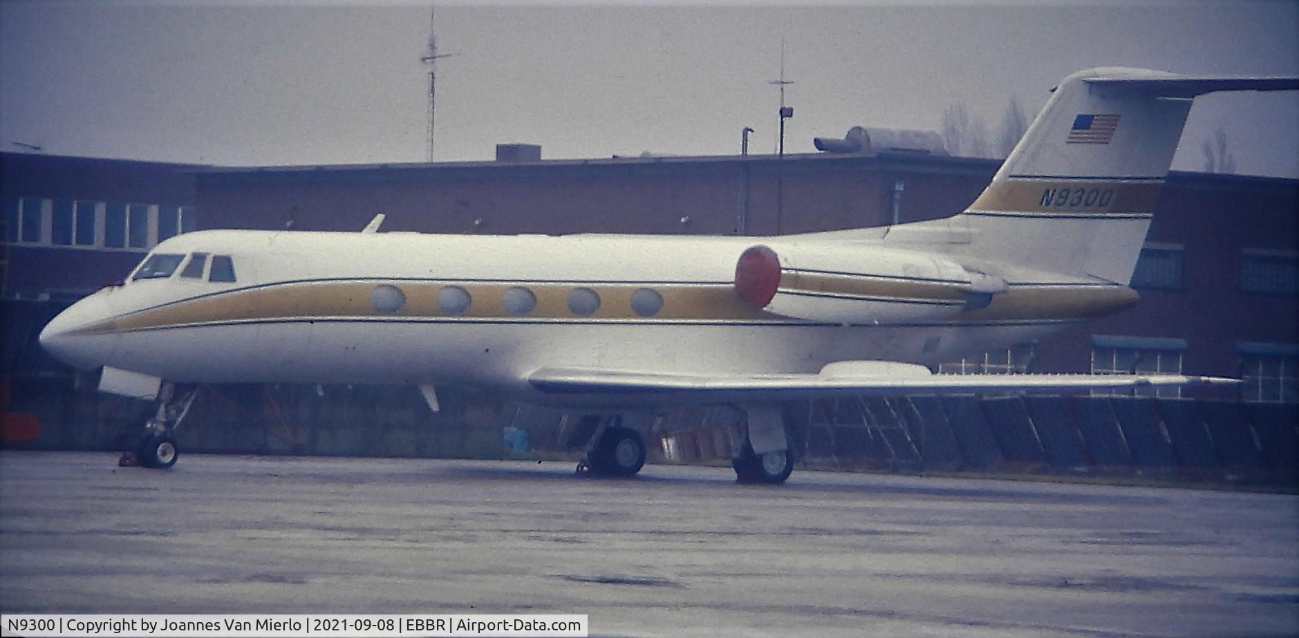N9300, 1987 Gulfstream Aerospace G-1159 Gulfstream G-IV C/N 1020, Slide scan