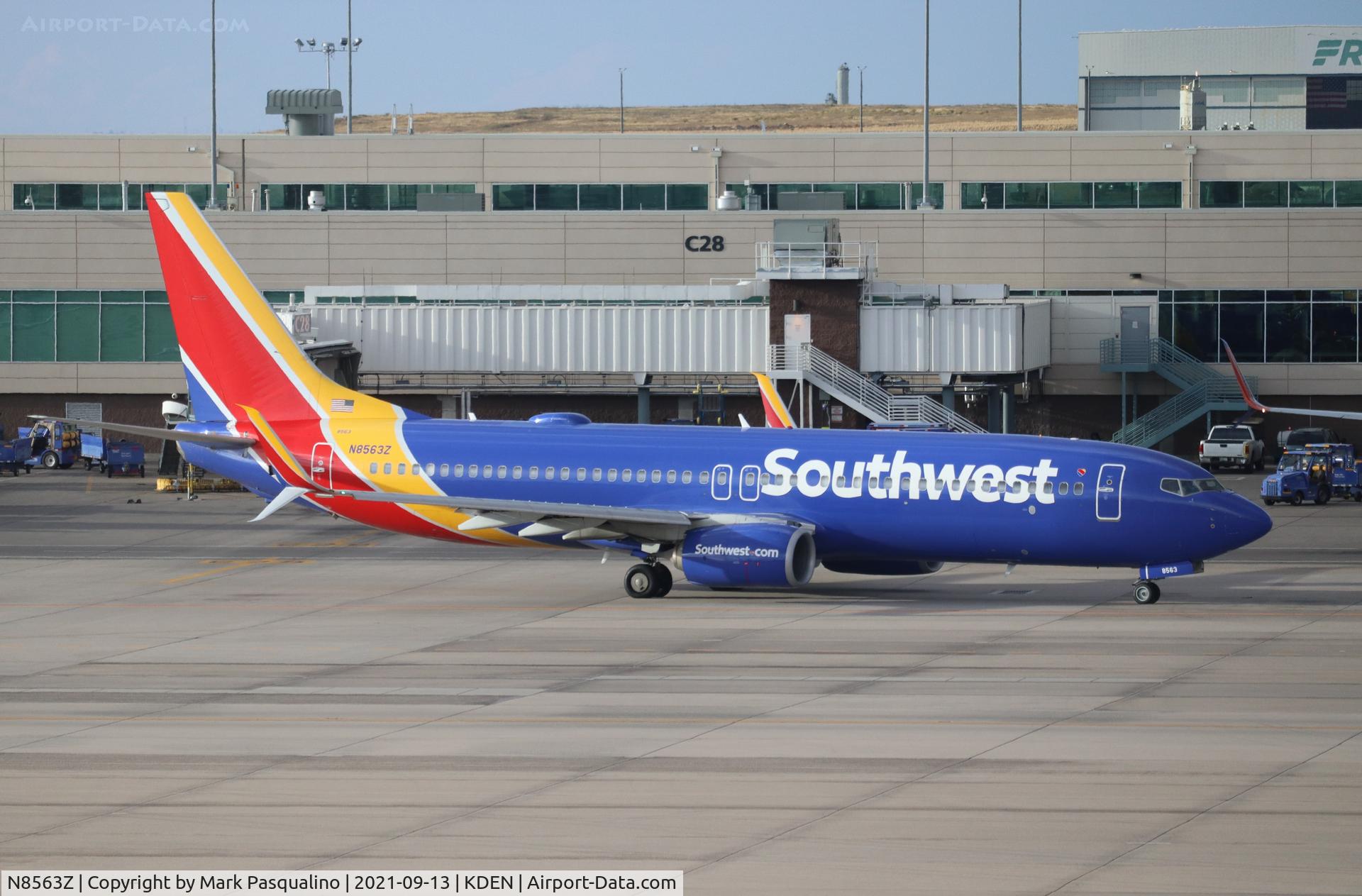 N8563Z, 2018 Boeing 737-800 C/N 64172, Boeing 737-8H4
