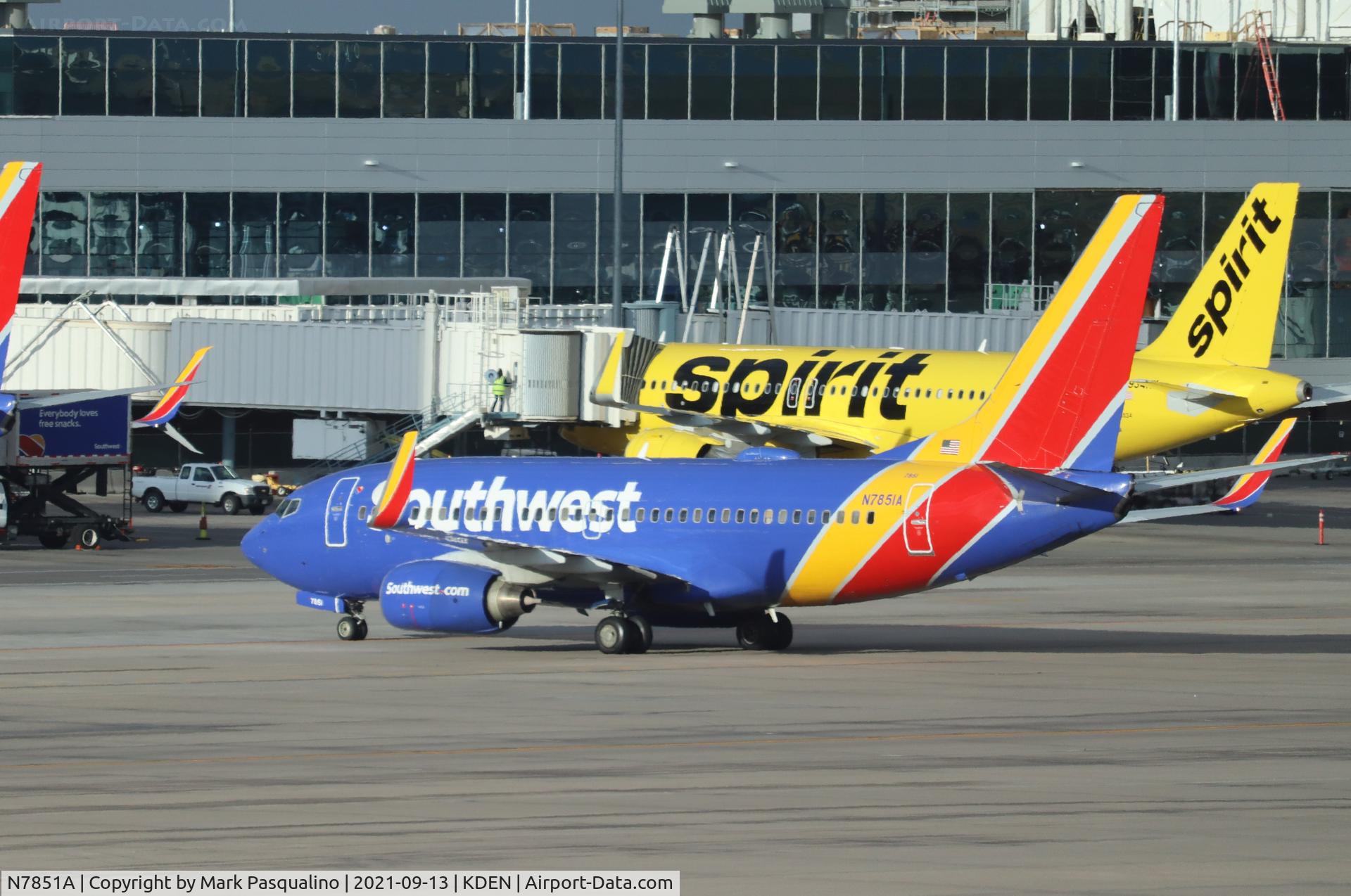 N7851A, 2001 Boeing 737-7Q8 C/N 28240, Boeing 737-7Q8