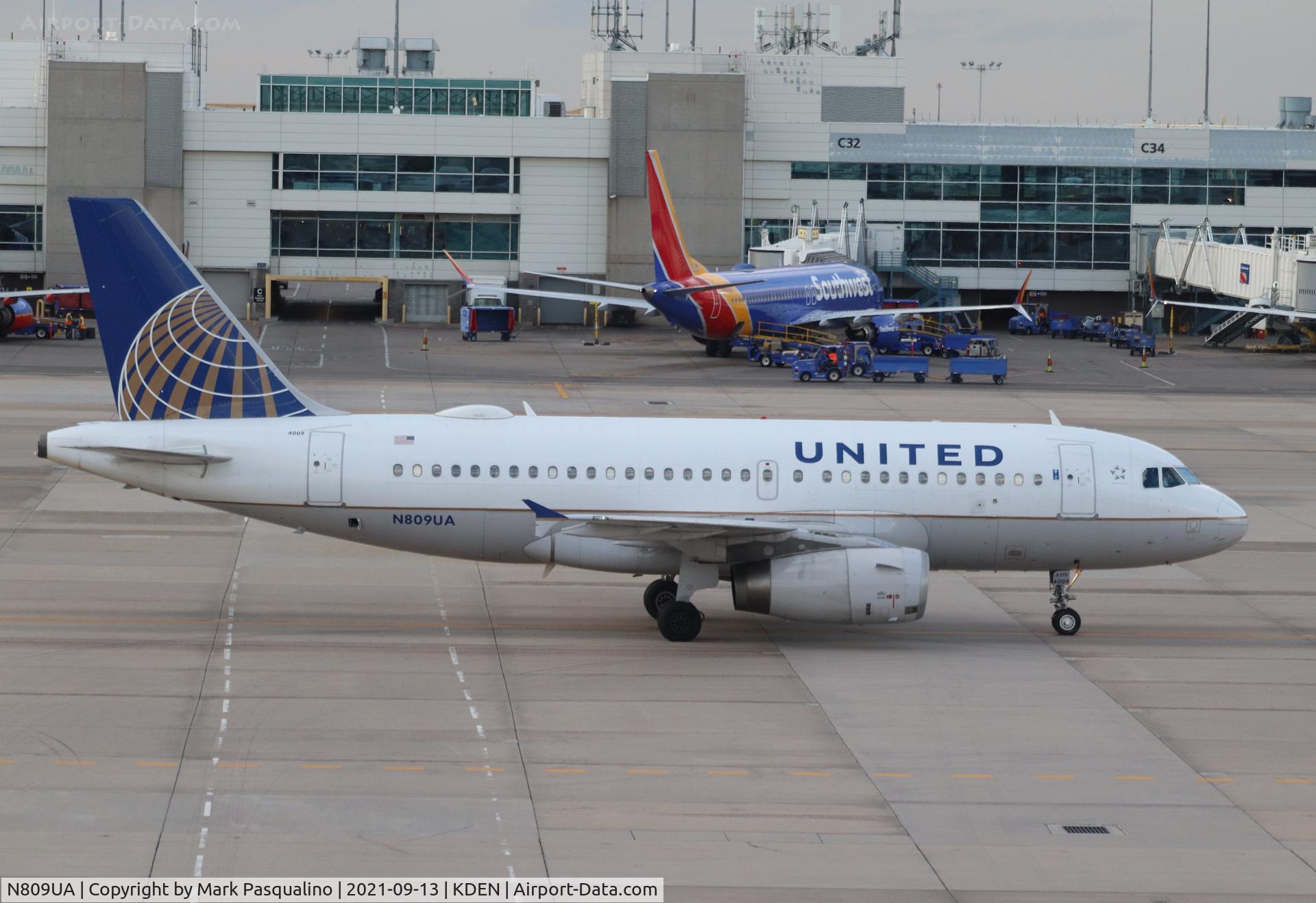 N809UA, 1998 Airbus A319-131 C/N 825, Airbus A319-131