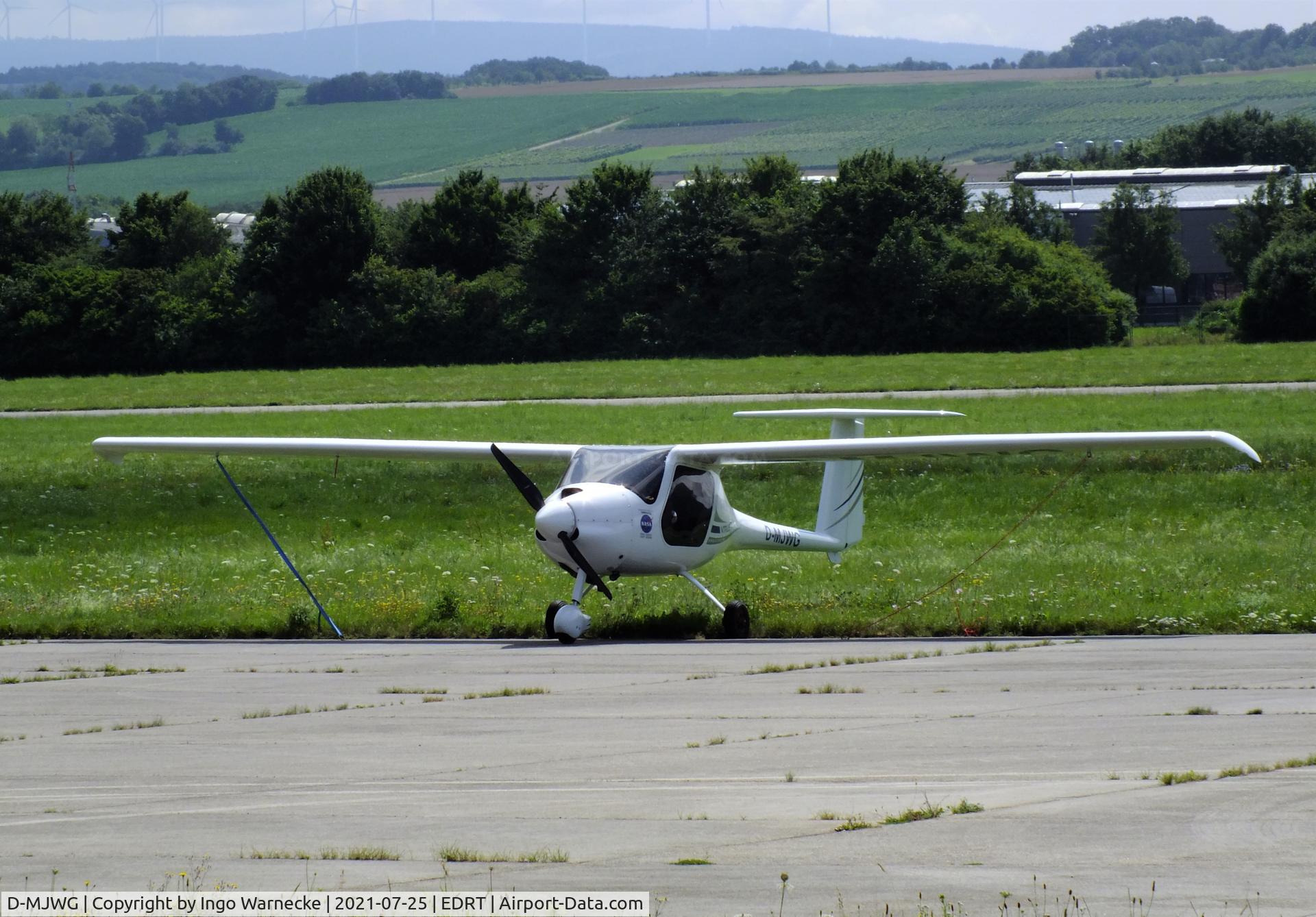 D-MJWG, Pipistrel Virus SW C/N Not found D-MJWG, Pipistrel Virus SW at Trier-Föhren airfield