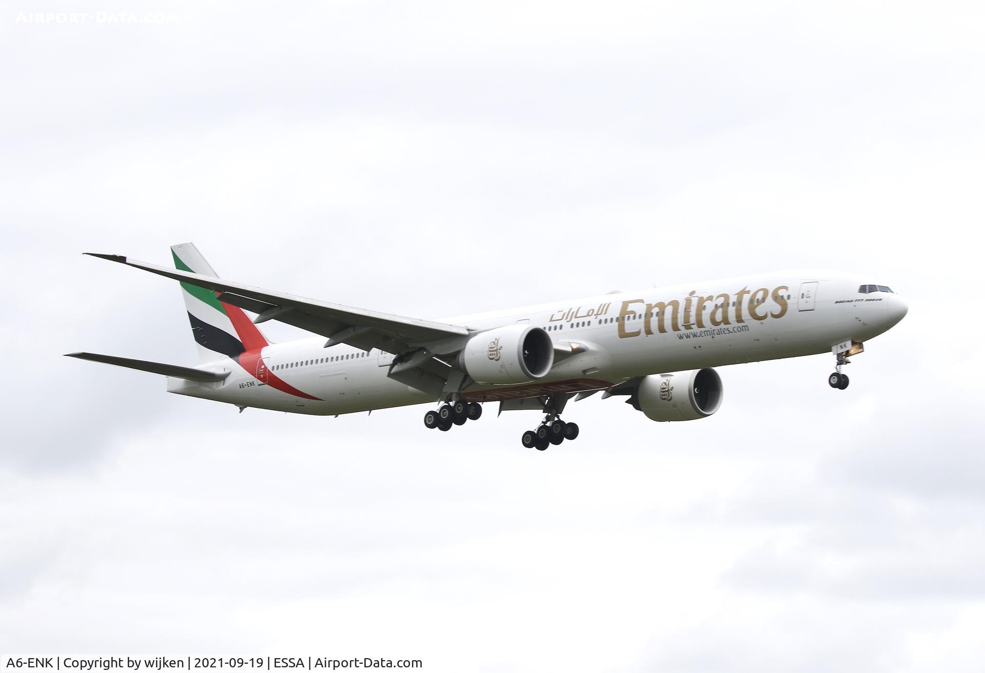 A6-ENK, 2013 Boeing 777-31H/ER C/N 38991, RWY 01L