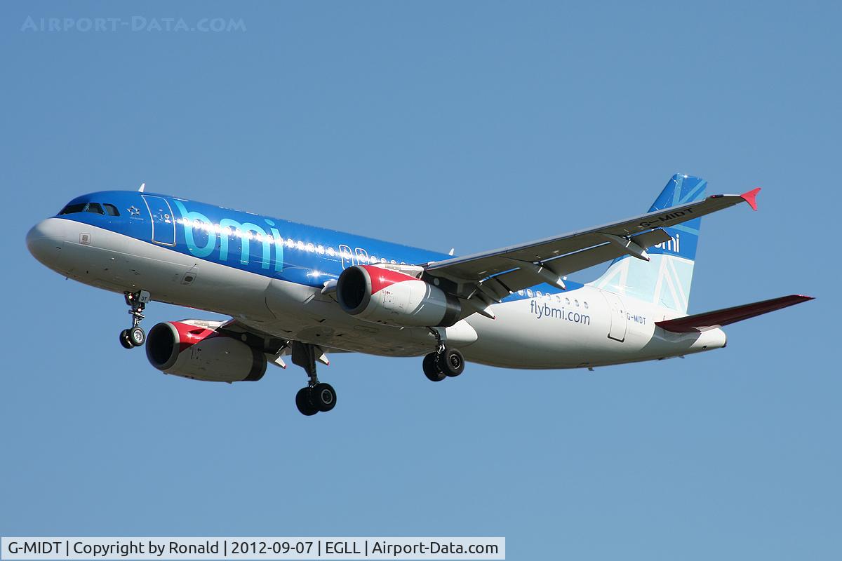 G-MIDT, 2001 Airbus A320-232 C/N 1418, at lhr
