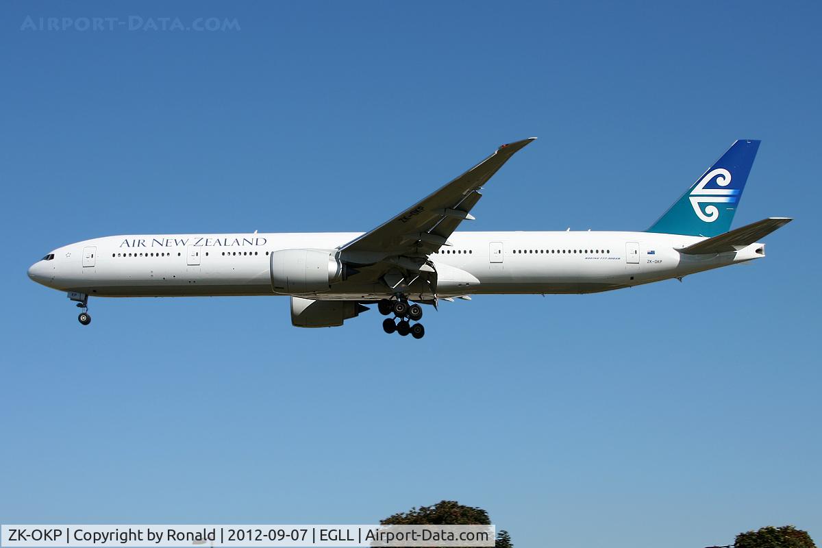ZK-OKP, 2011 Boeing 777-306/ER C/N 39041, at lhr