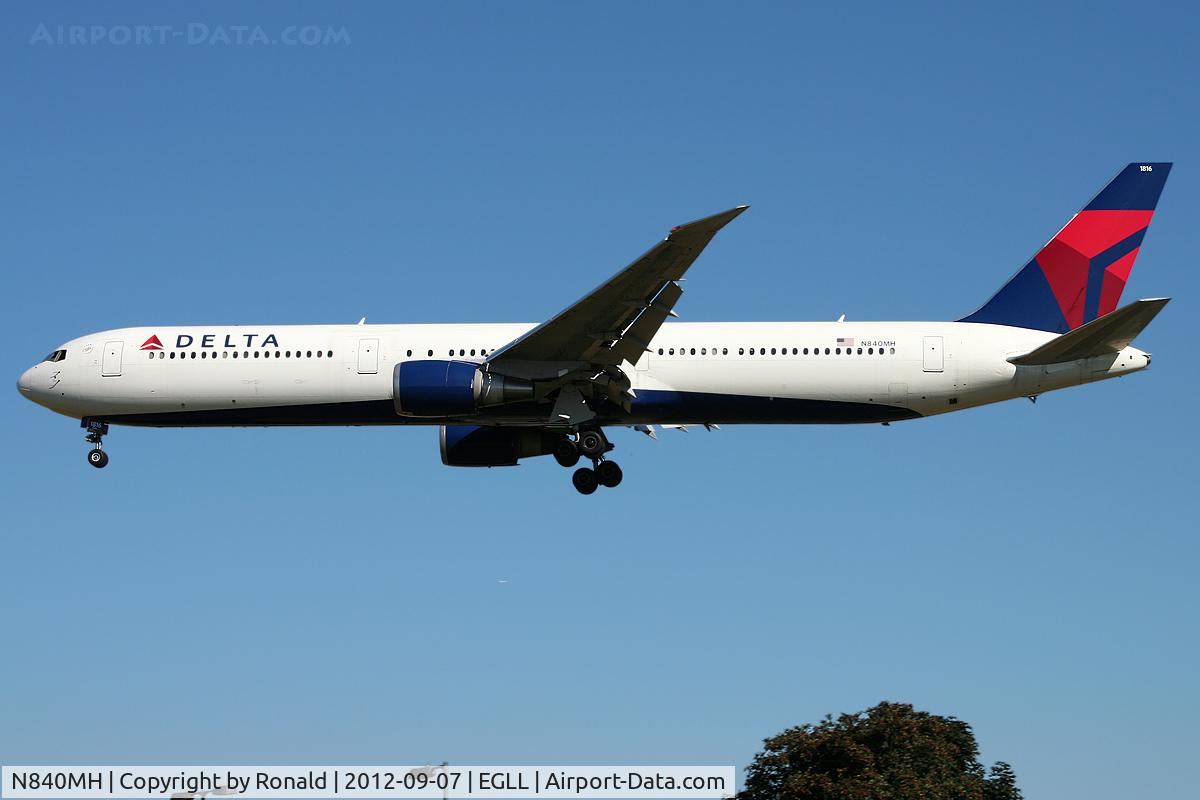 N840MH, 2001 Boeing 767-432/ER C/N 29718, at lhr