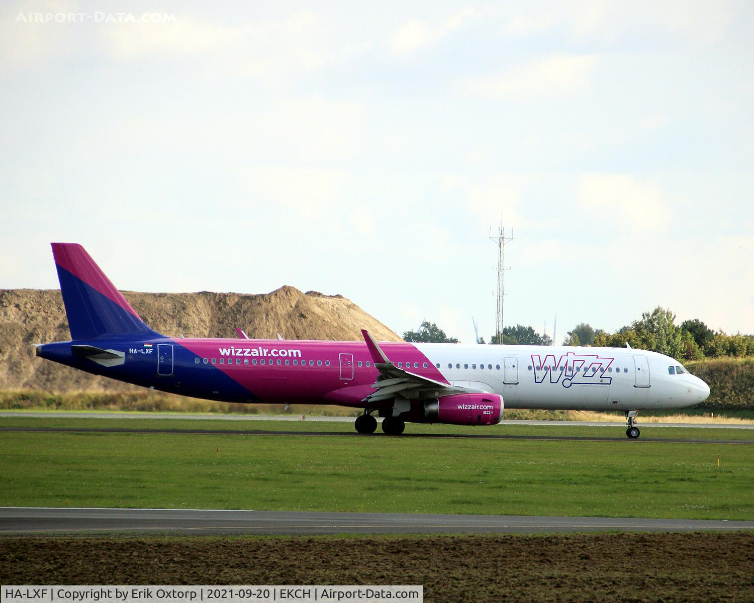 HA-LXF, 2016 Airbus A321-231 C/N 7155, HA-LXF taxi for takeoff rw 04R