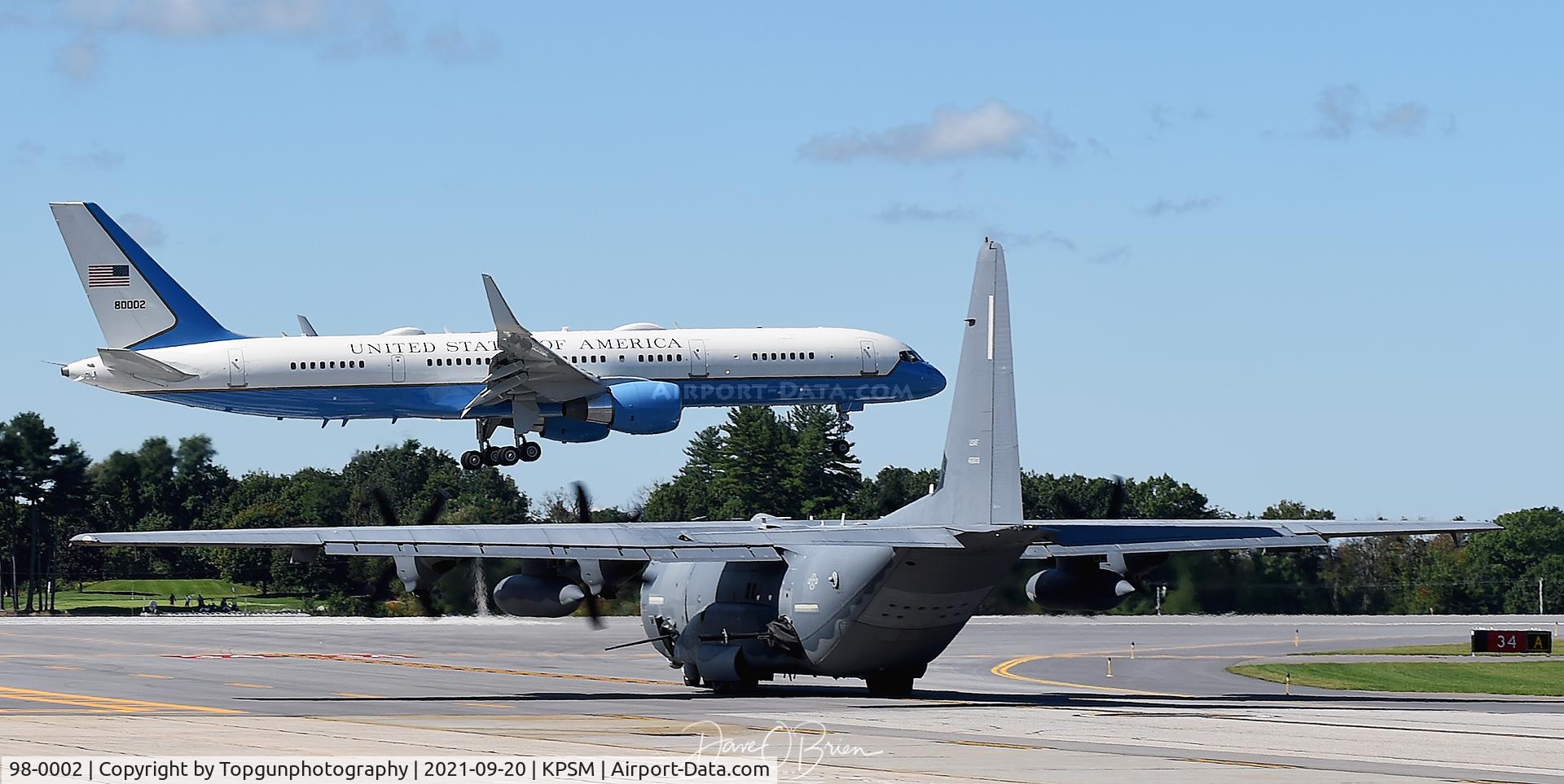 98-0002, 1998 Boeing C-32A (757-200) C/N 29026, VENUS92 doing a T&G RW34 while REACH1004 holds short