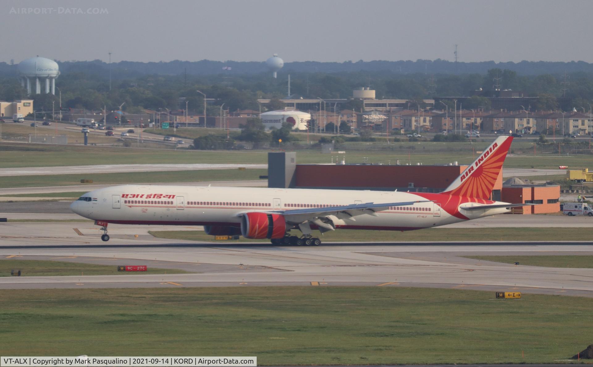 VT-ALX, 2010 Boeing 777-337/ER C/N 36322, Boeing 777-337/ER