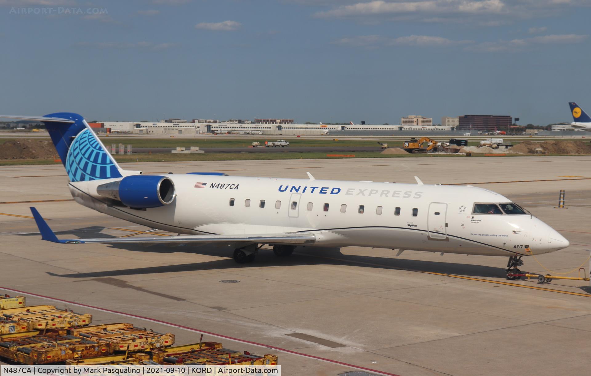 N487CA, 2002 Bombardier CRJ-200ER (CL-600-2B19) C/N 7729, CL-600-2B19
