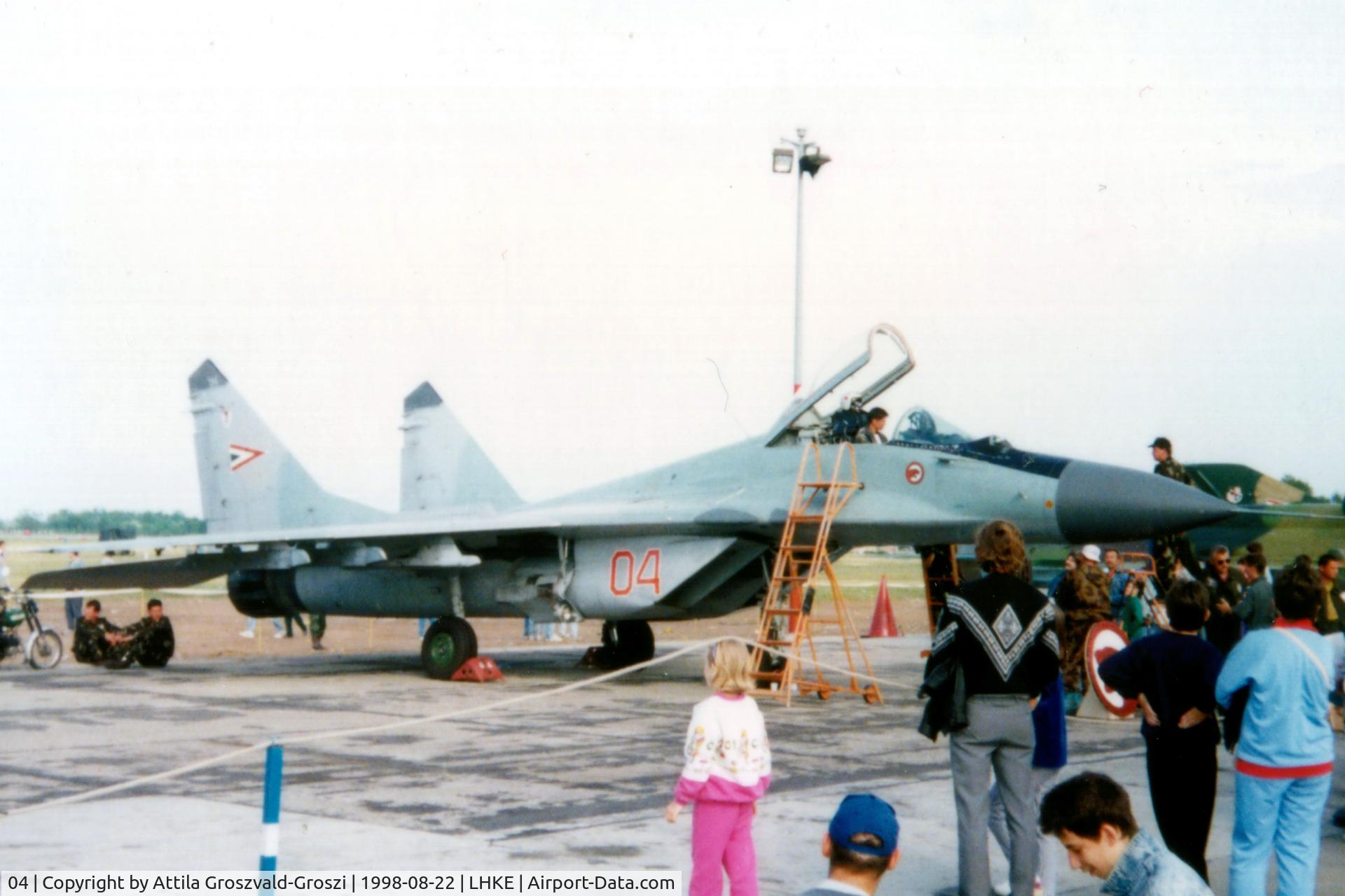 04, Mikoyan-Gurevich MiG-29B C/N 2960535127/4508, LHKE - Kecskemét Air Base. Air Show 1998. Hungary