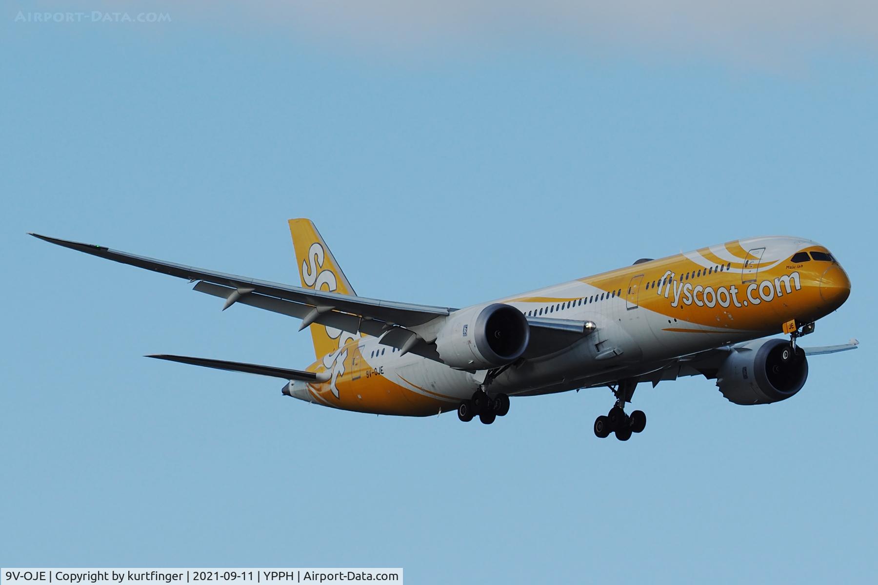 9V-OJE, 2015 Boeing 787-9 Dreamliner C/N 37116, Boeing 787-9 cn 37116 Ln 316. Scoot 9V-OJE Maju-lah final rwy 21 YPPH 11 September 2021