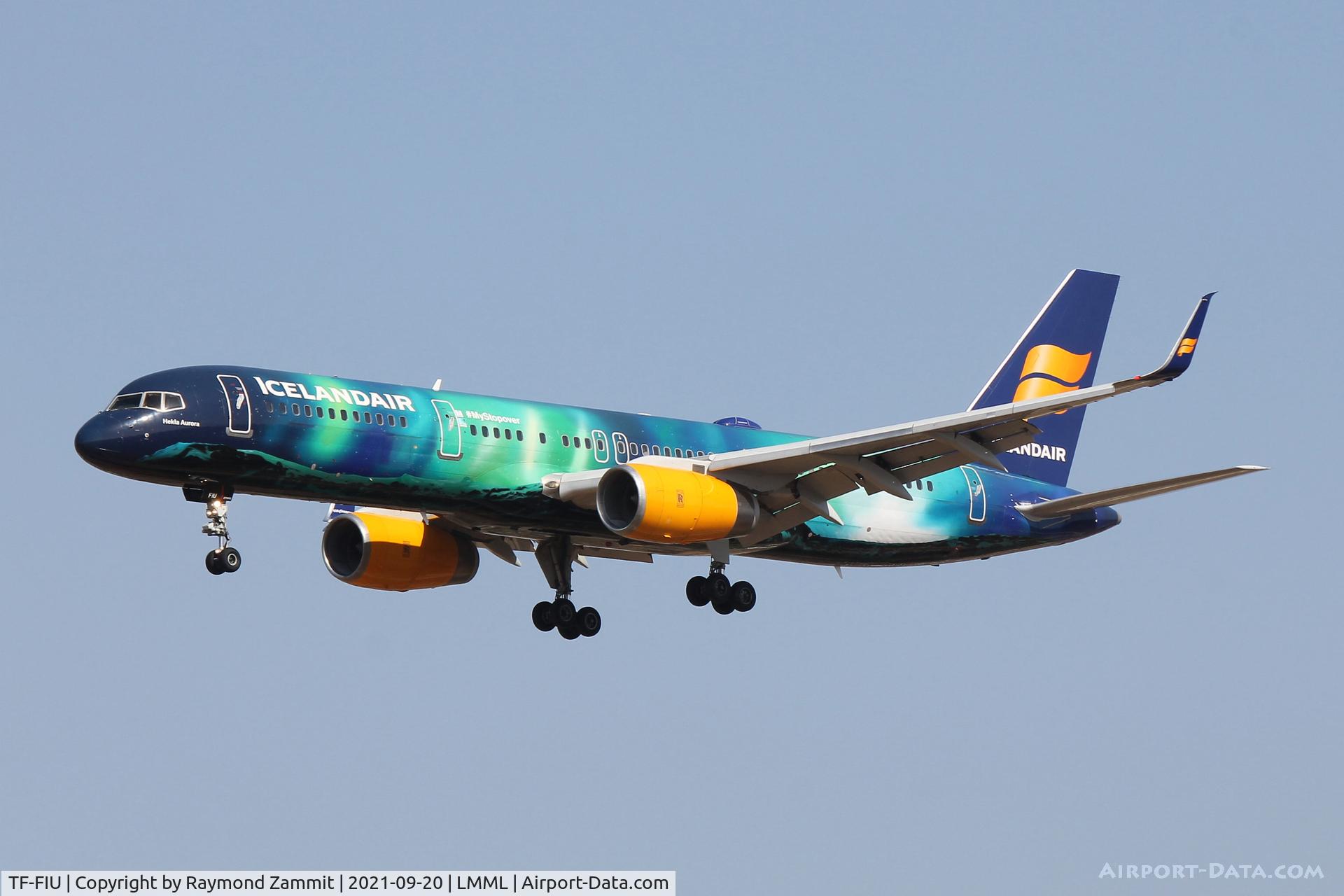 TF-FIU, 1994 Boeing 757-256 C/N 26243, B757 TF-FIU Icelandair in Aurora Special Livery