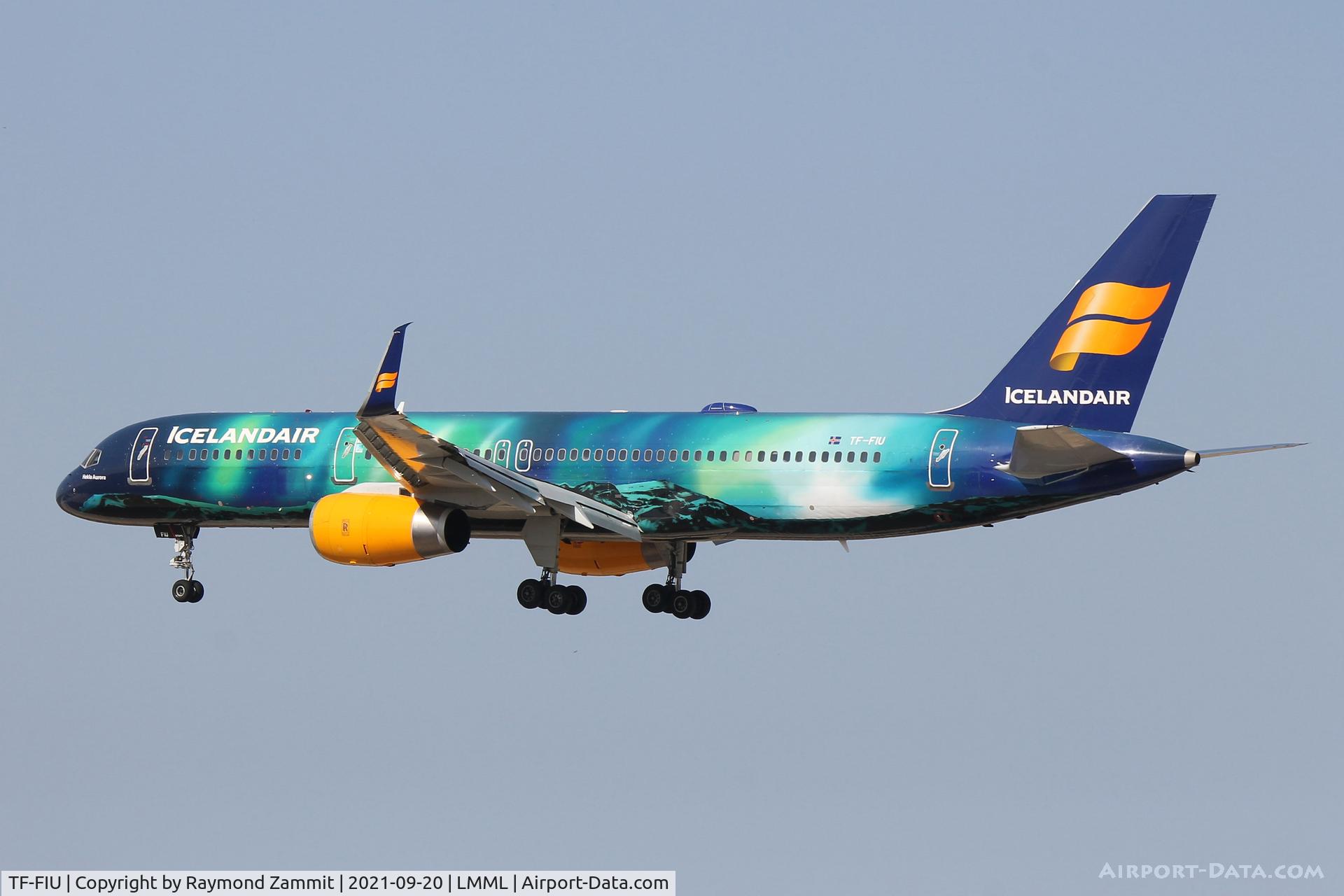 TF-FIU, 1994 Boeing 757-256 C/N 26243, B757 TF-FIU Icelandair in Aurora Special Livery