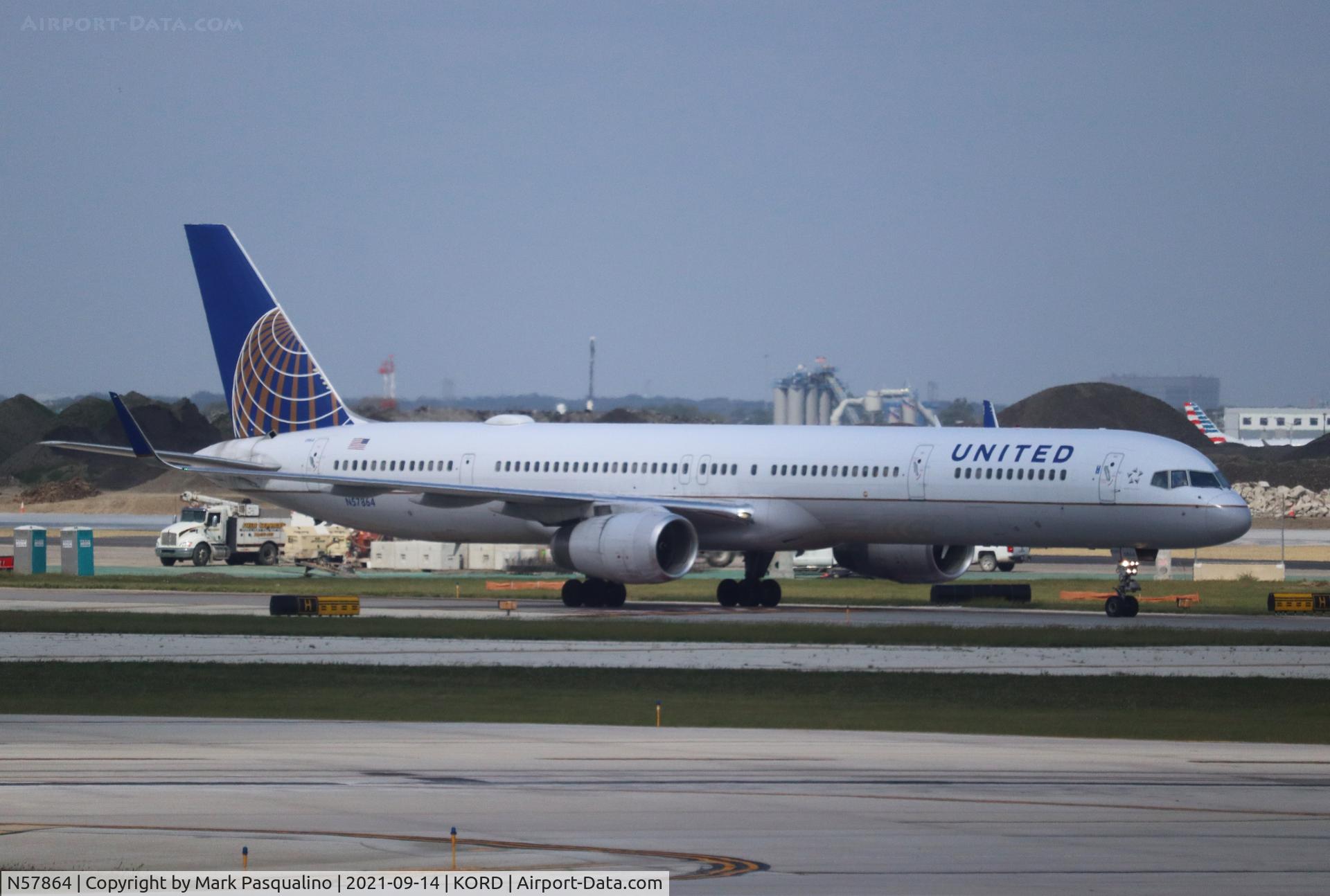 N57864, 2001 Boeing 757-33N C/N 32588, Boeing 757-33N