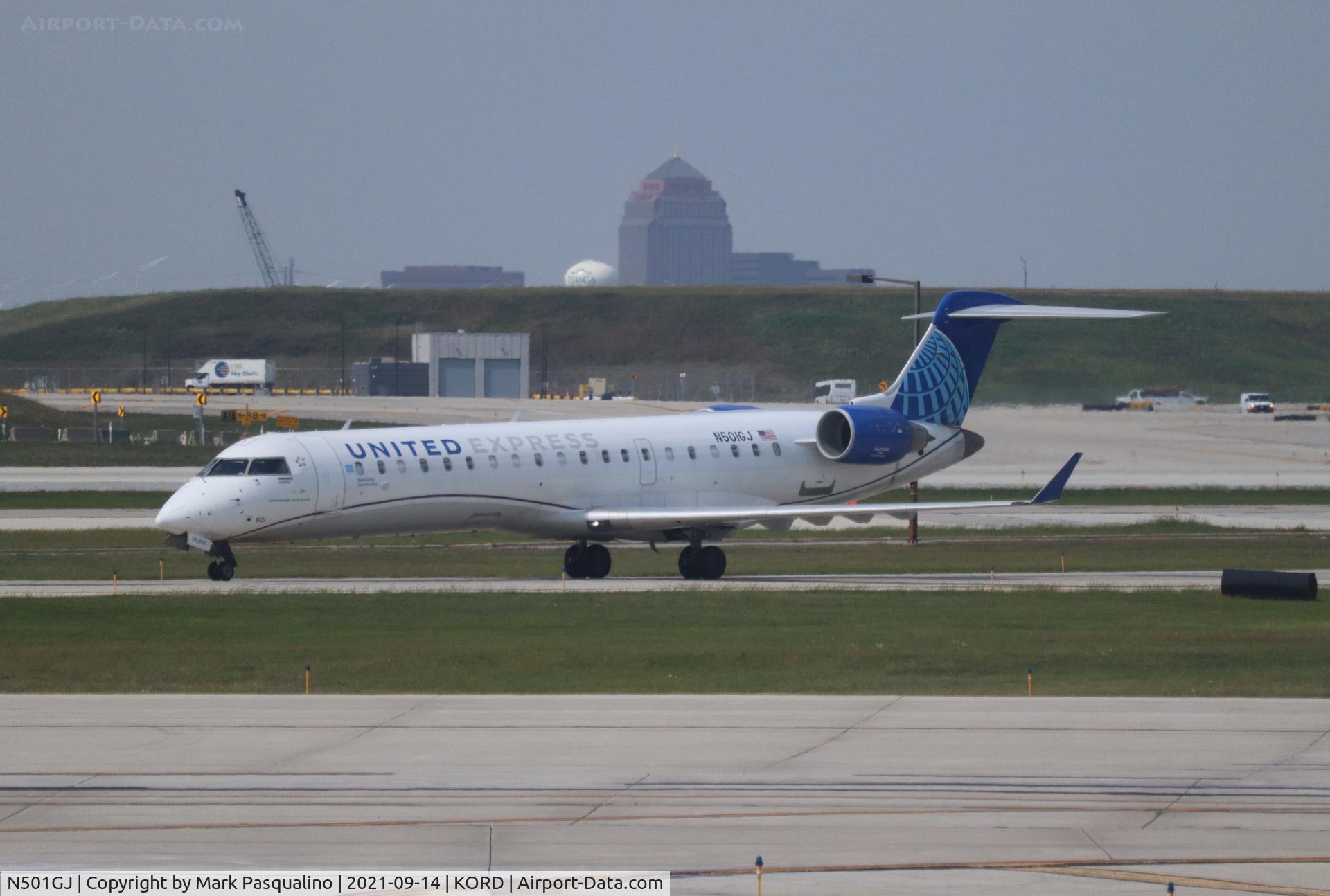 N501GJ, 2001 Bombardier CRJ-550 (CL-600-2C11) C/N 10005, CL-600-2C10