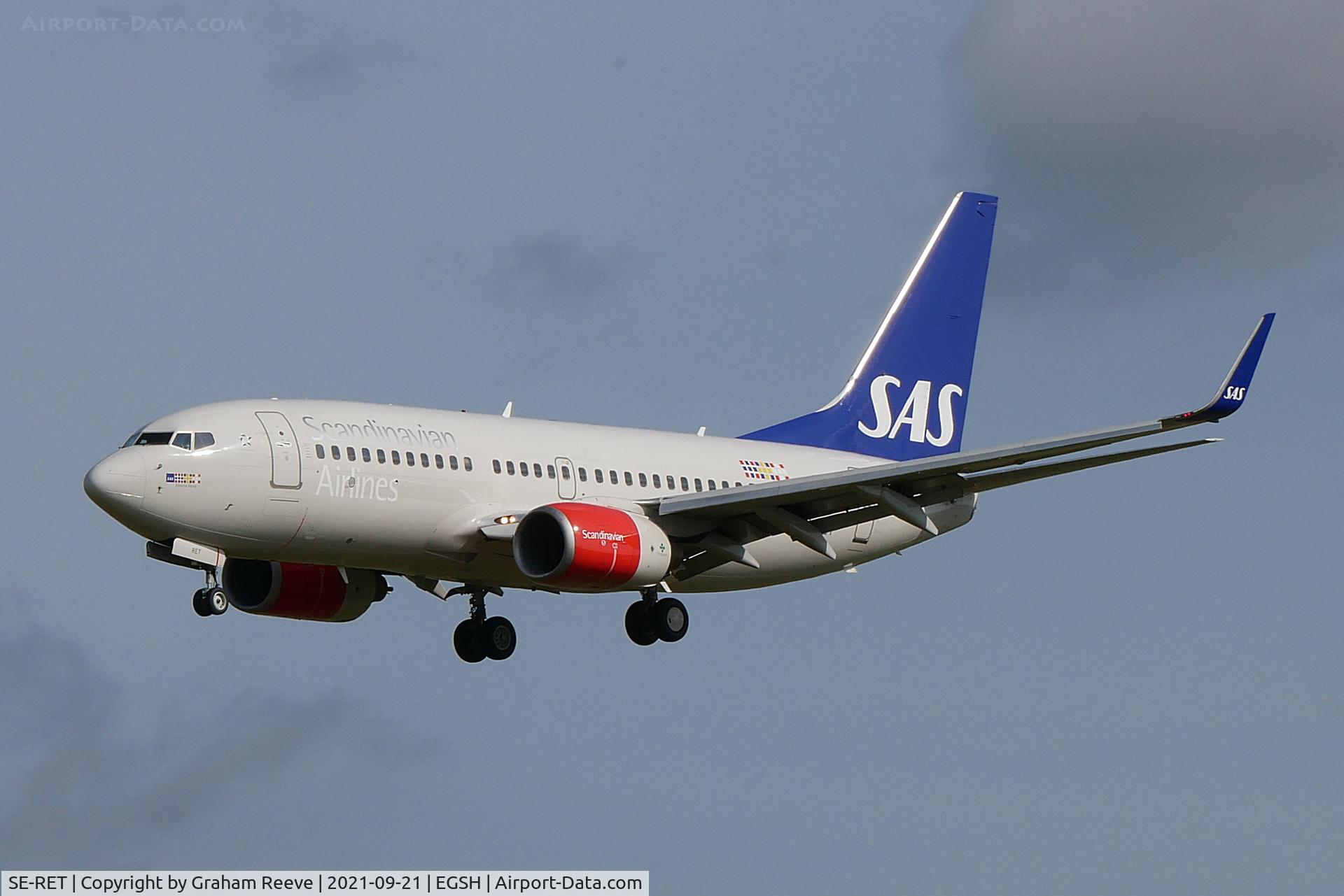 SE-RET, 2002 Boeing 737-76N C/N 32734, Landing at Norwich.