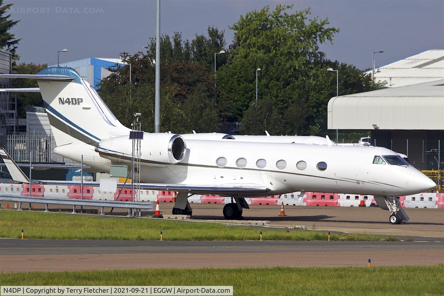 N4DP, 1989 Gulfstream Aerospace G-IV C/N 1097, At Luton
