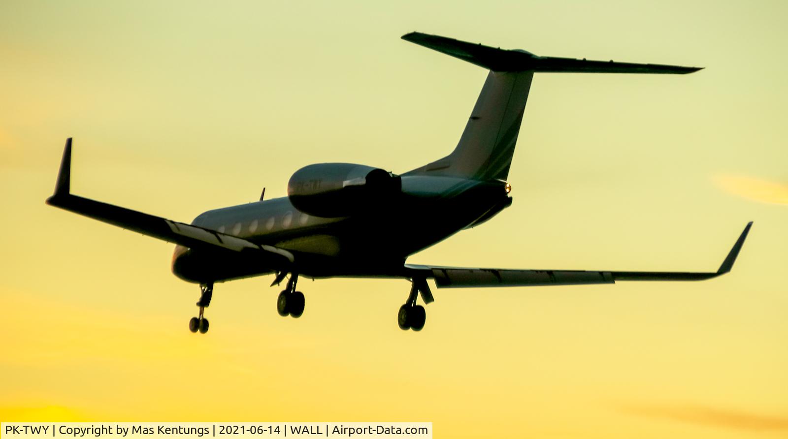 PK-TWY, 2000 Gulfstream Aerospace Gulfstream IV-SP C/N 1381, This photo were taken at Balikpapan