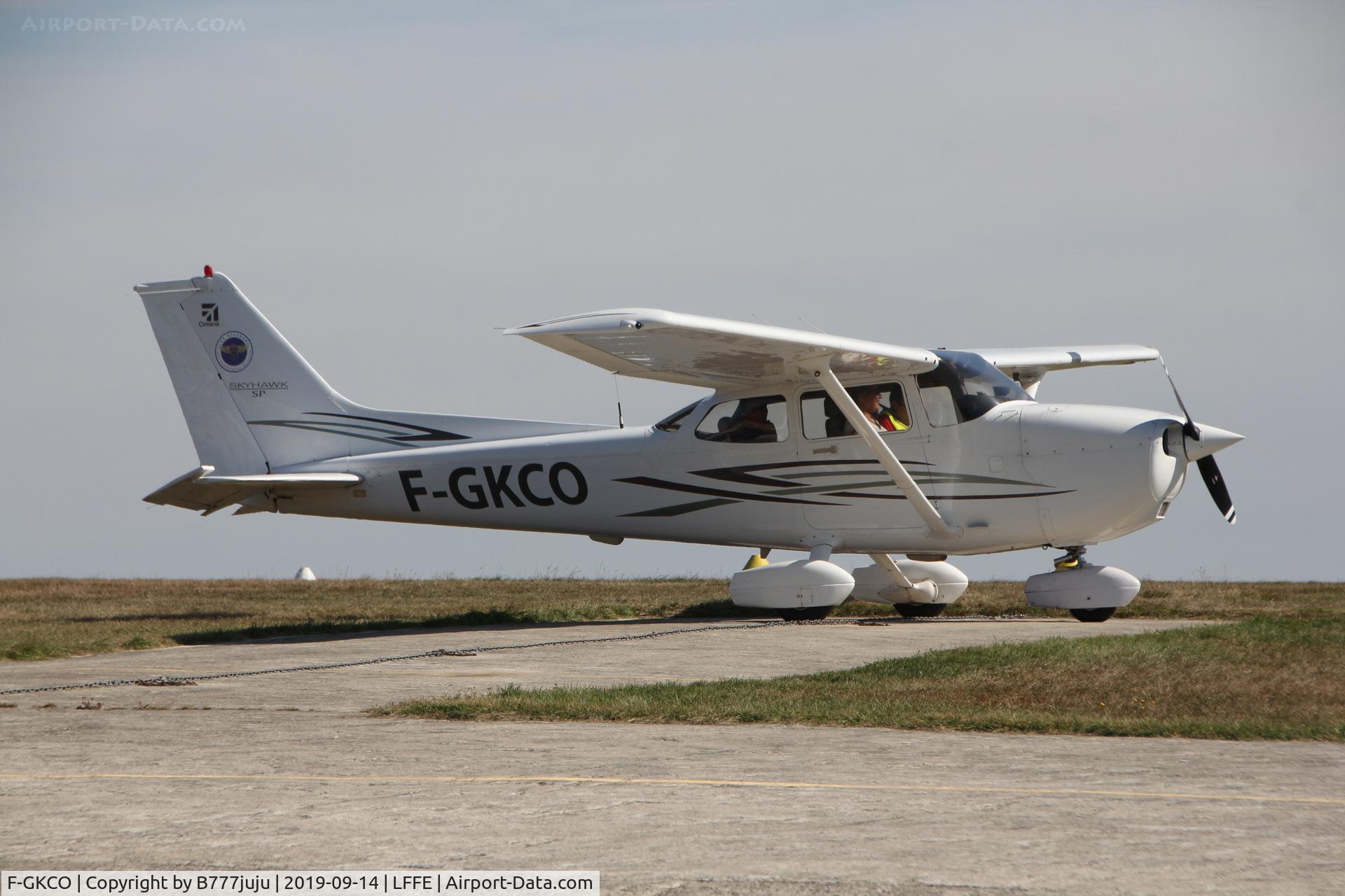 F-GKCO, Cessna 172R C/N 172-80055, at Enghien