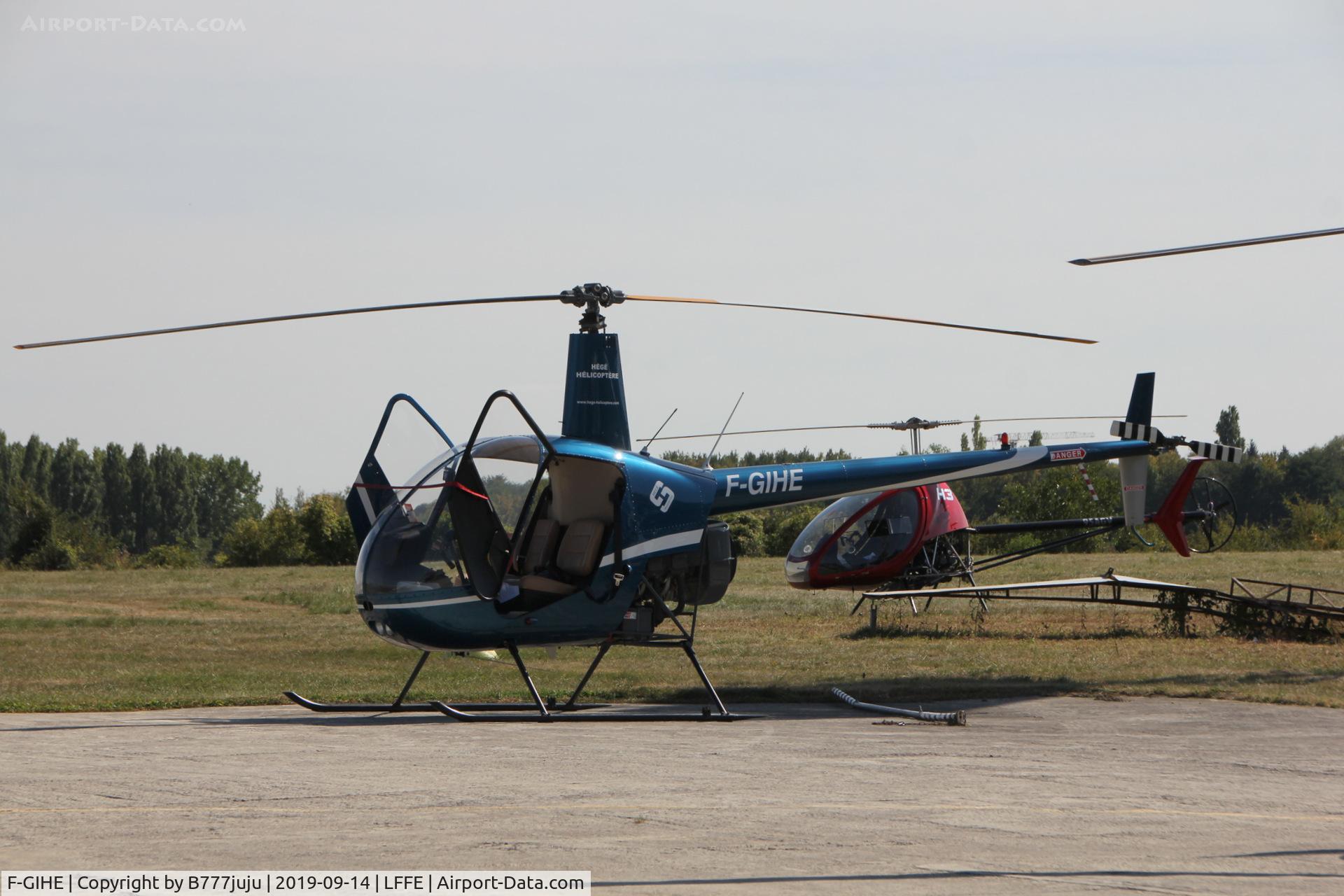 F-GIHE, Robinson R22 Beta C/N 0905, at Enghien