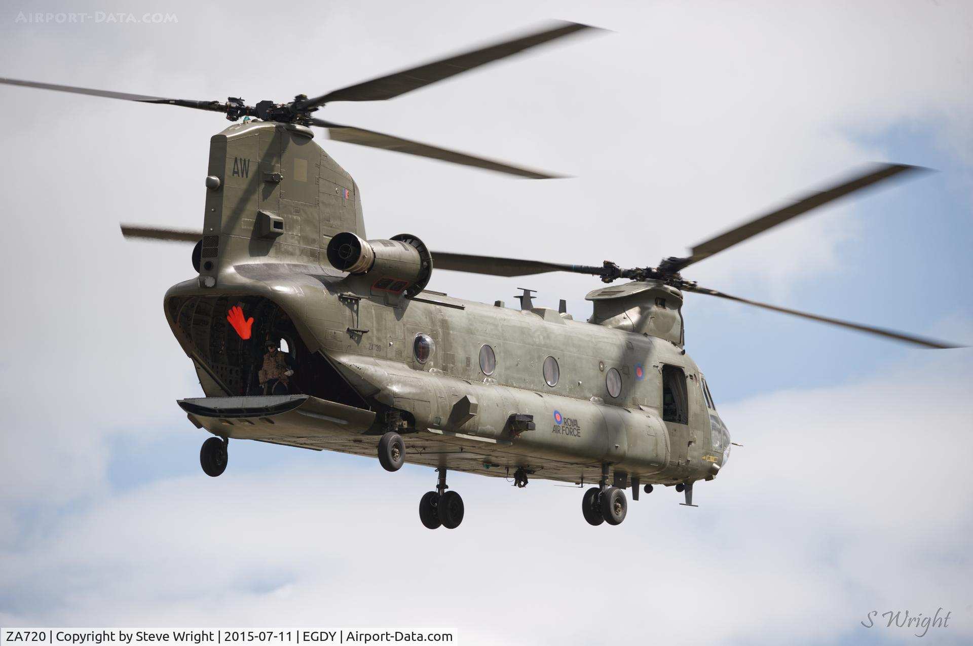 ZA720, Boeing Vertol Chinook HC.4 C/N MA032/M7020, RNAS Yeovilton Air Day 2015 UK