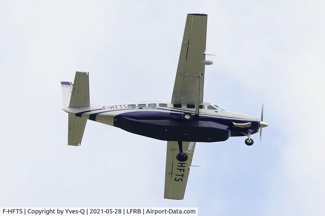 F-HFTS, 2016 Cessna 208B Grand Caravan C/N 208B5265, Textron Aviation Inc. Grand Caravan 208B, Take off rwy 07R, Brest-Bretagne airport (LFRB-BES)