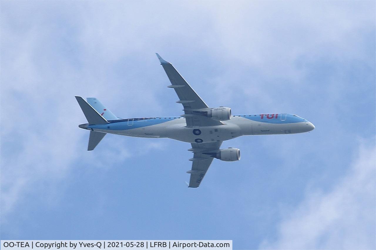 OO-TEA, 2014 Embraer 190LR (ERJ-190-100LR) C/N 19000665, Embraer 190LR, Glide path pattern rwy 07R, Brest-Bretagne Airport (LFRB-BES)
