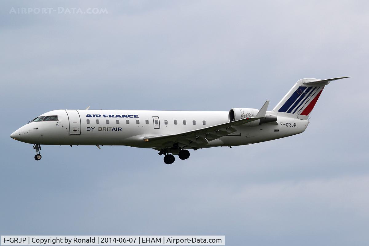 F-GRJP, 1999 Canadair CRJ-100ER (CL-600-2B19) C/N 7301, at spl
