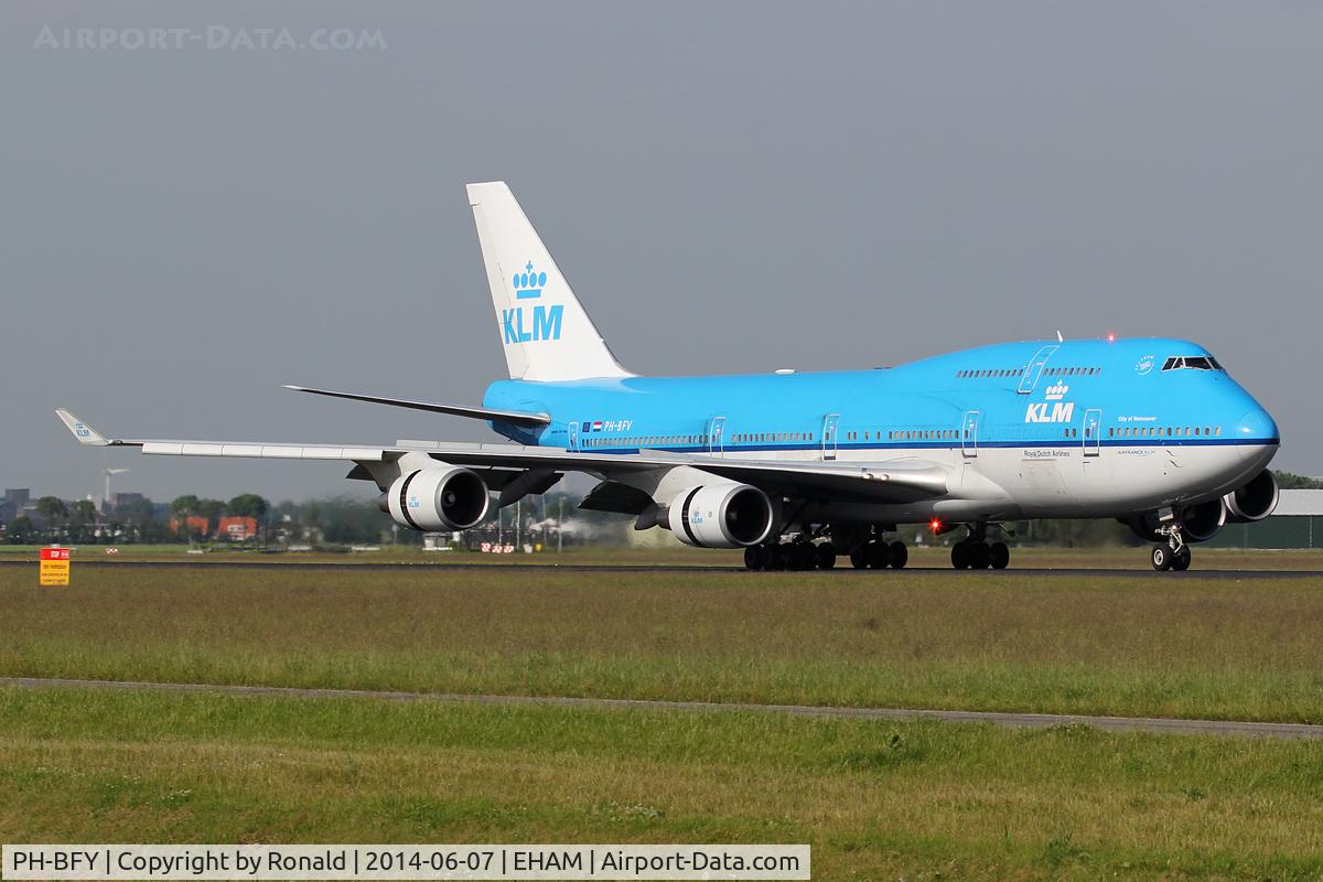 PH-BFY, 2002 Boeing 747-406BC C/N 30455, at spl