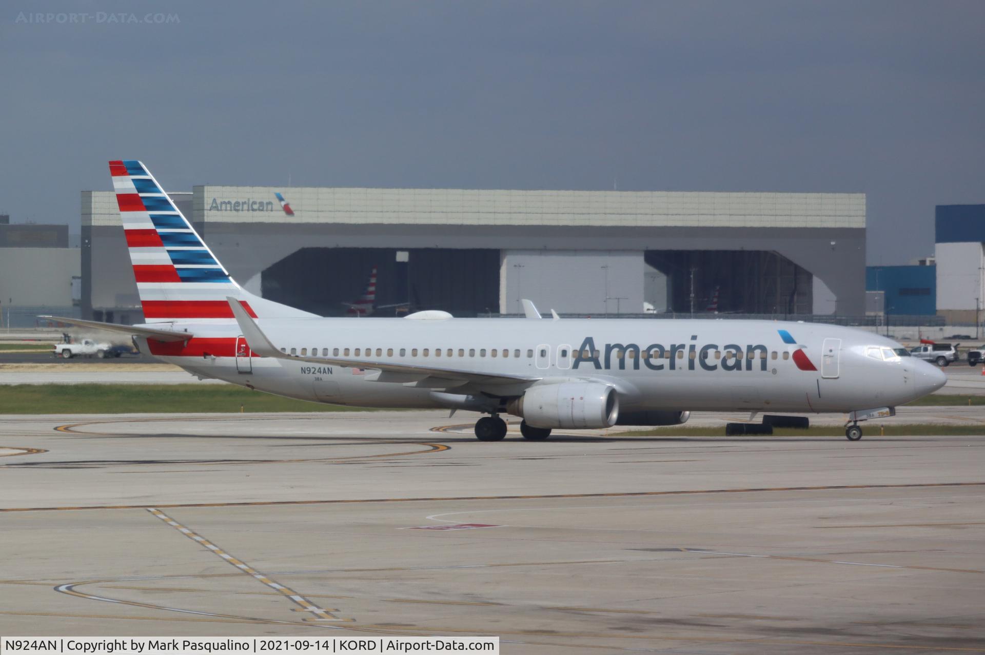 N924AN, 1999 Boeing 737-823 C/N 29525, Boeing 737-823
