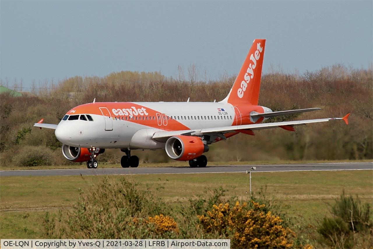 OE-LQN, 2008 Airbus A319-111 C/N 3735, Airbus A319-111, Take off run rwy 25L, Brest-Bretagne airport (LFRB-BES)