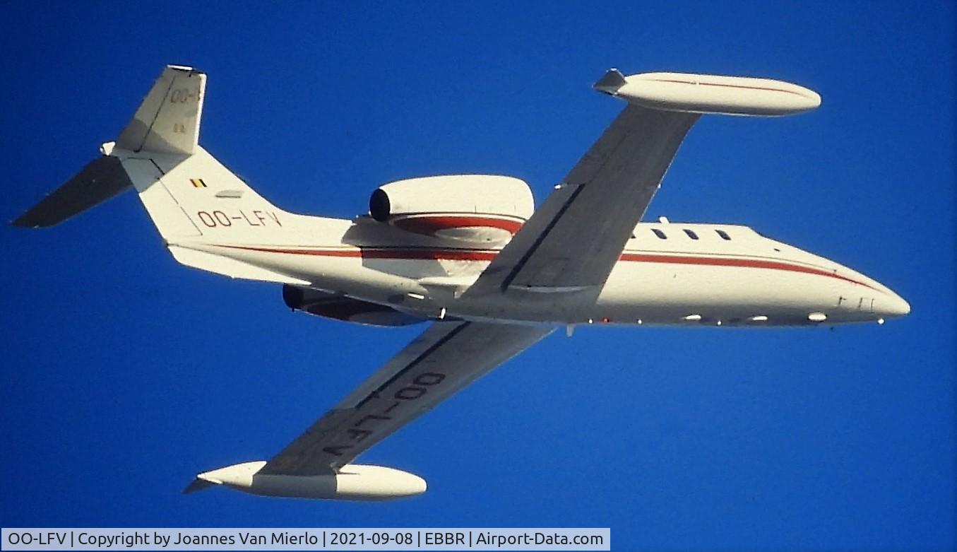 OO-LFV, 1982 Gates Learjet 35A C/N 481, Airborne BRU 07R slide scan '90s
