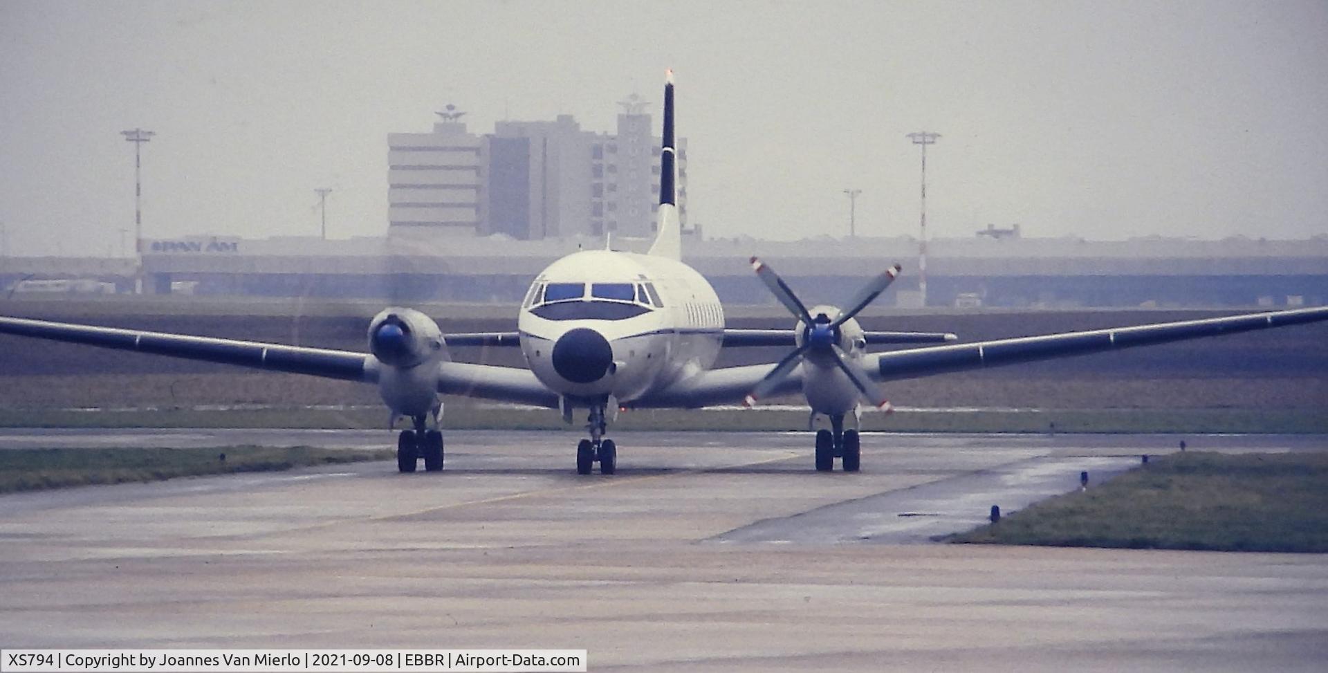XS794, Hawker Siddeley HS-748 Andover CC2 C/N 1566, Slide scan