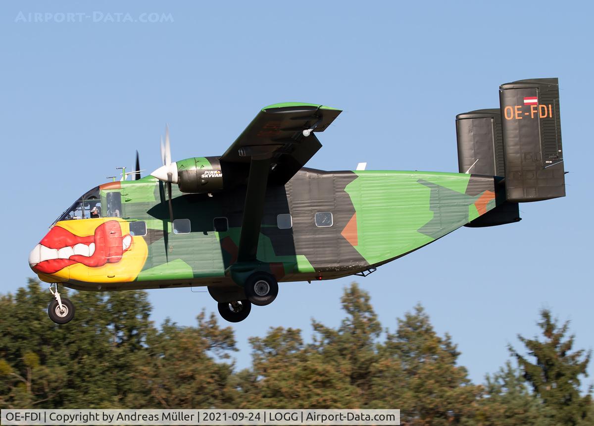 OE-FDI, 1969 Short SC-7 Skyvan S3 C/N SH.1932, Arriving at Punitz.