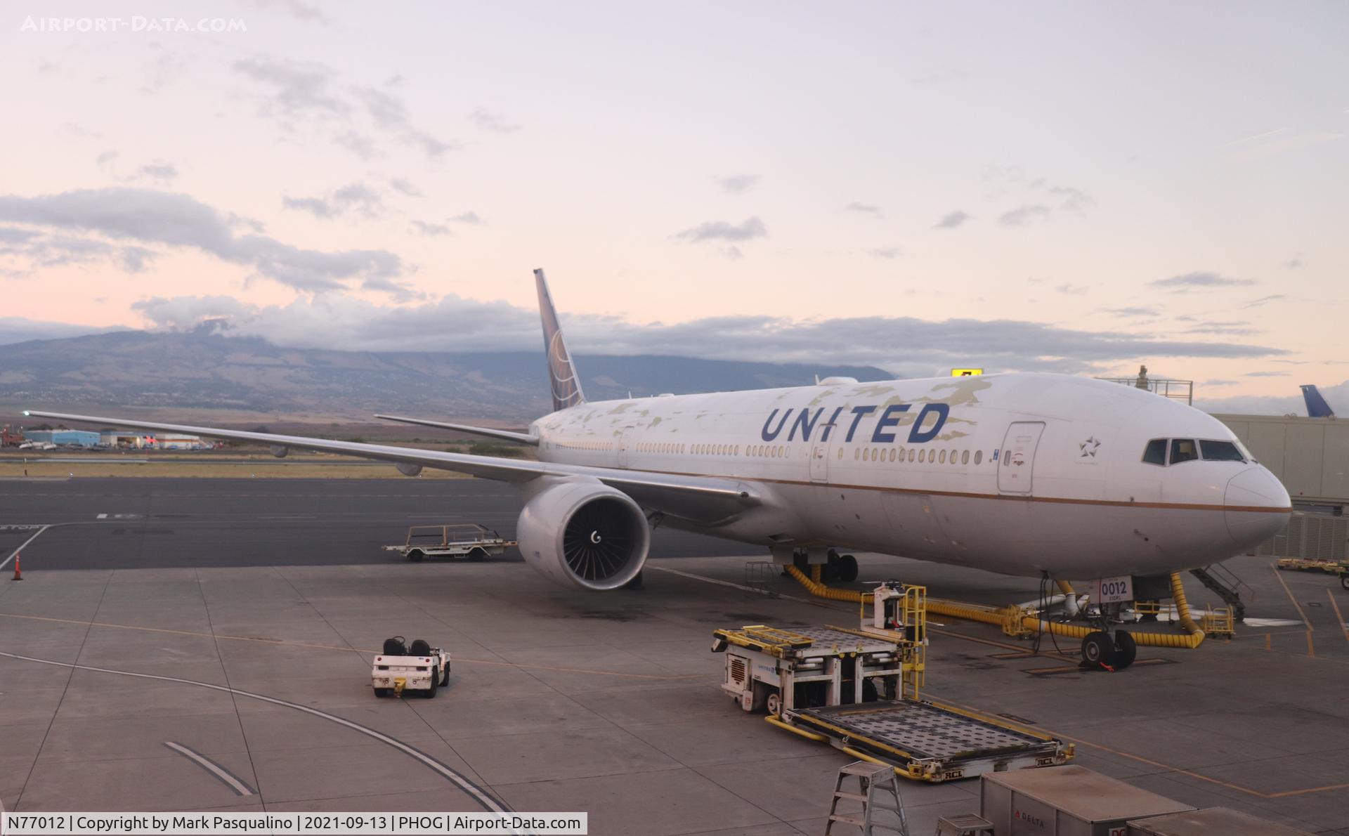 N77012, 1999 Boeing 777-224 C/N 29860, Boeing 777-224