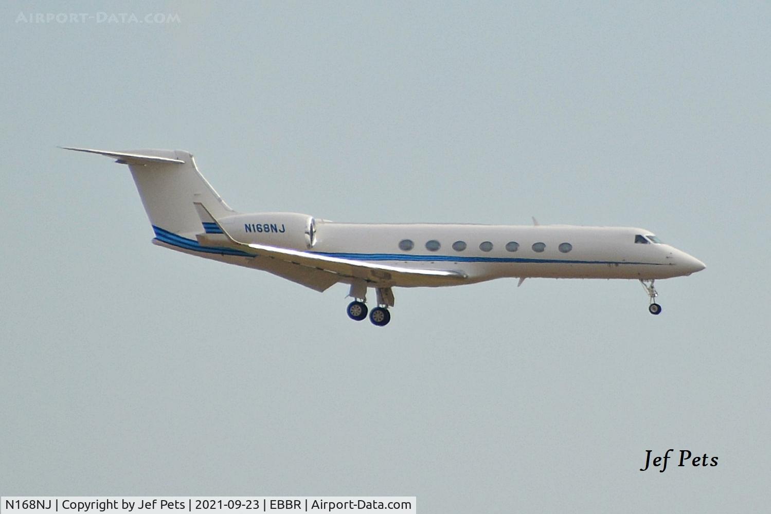 N168NJ, Gulfstream Aerospace GV-SP (G550) C/N 5359, Short final at Brussels Airport.