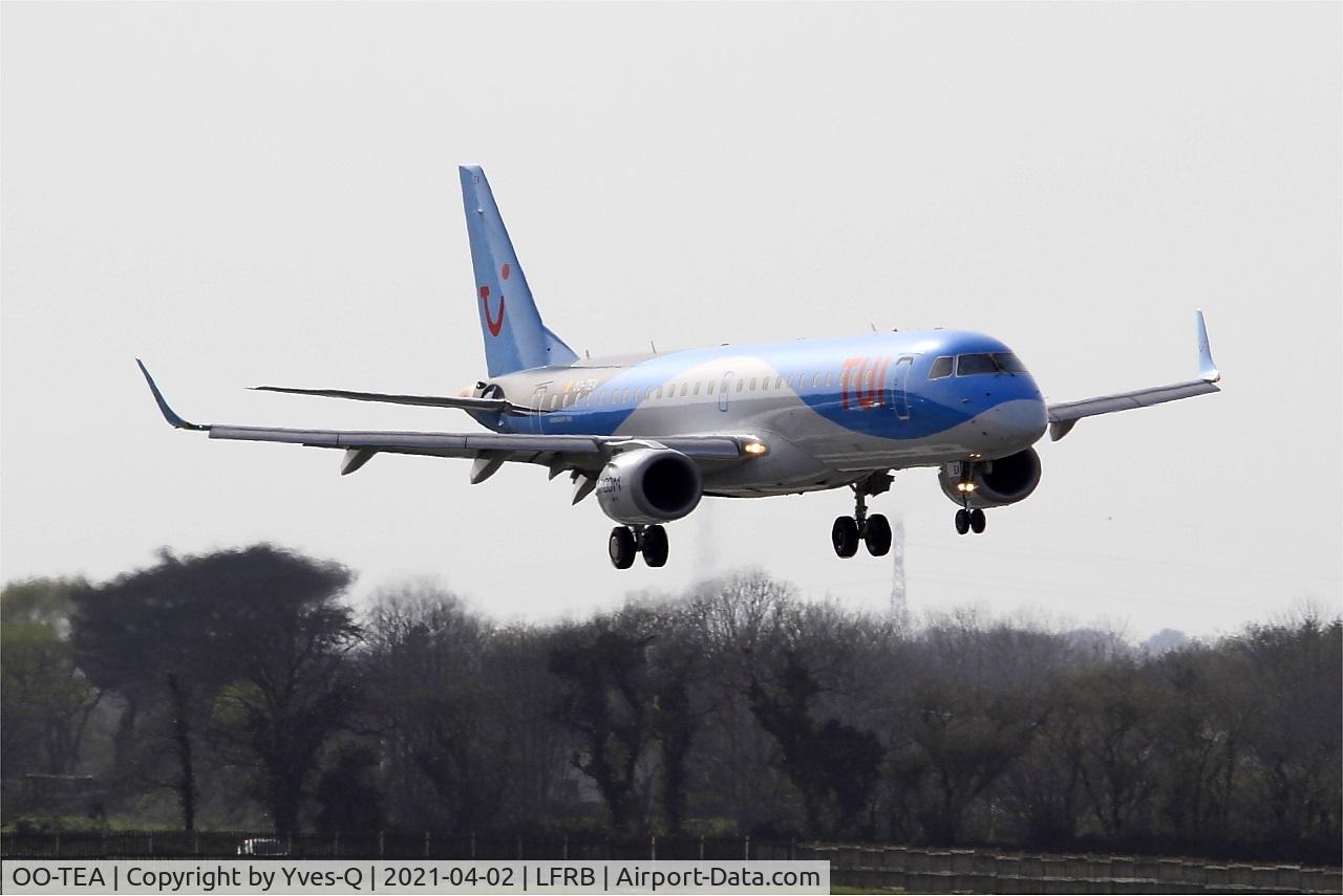 OO-TEA, 2014 Embraer 190LR (ERJ-190-100LR) C/N 19000665, Embraer 190LR, On final rwy 07R, Brest-Bretagne Airport (LFRB-BES)