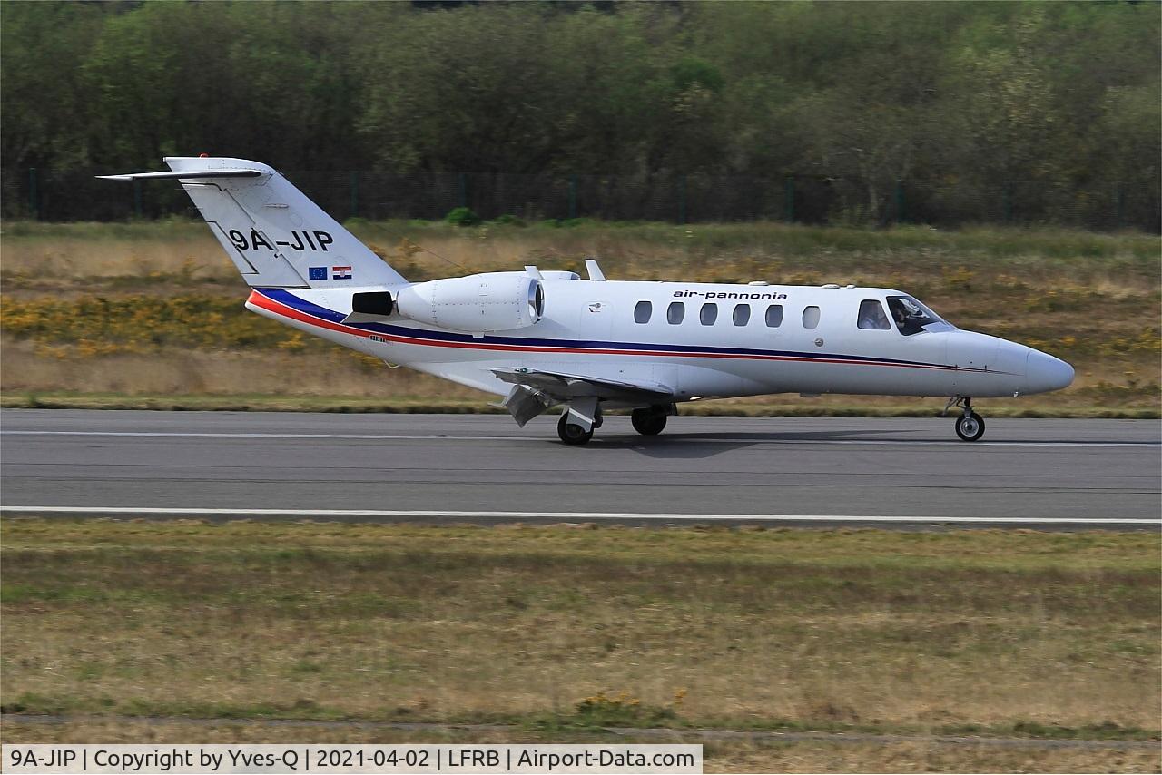 9A-JIP, 2004 Cessna 525A CitationJet CJ2 C/N 525A-0209, Cessna 525A CitationJet CJ2 , Take off run rwy 07R, Brest-Bretagne airport (LFRB-BES)