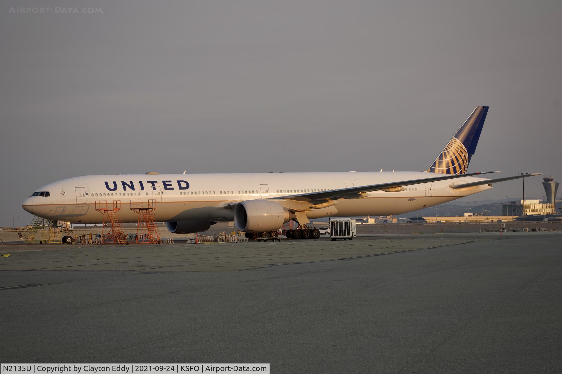 N2135U, 2017 Boeing 777-300/ER C/N 62646, SFO 2021.