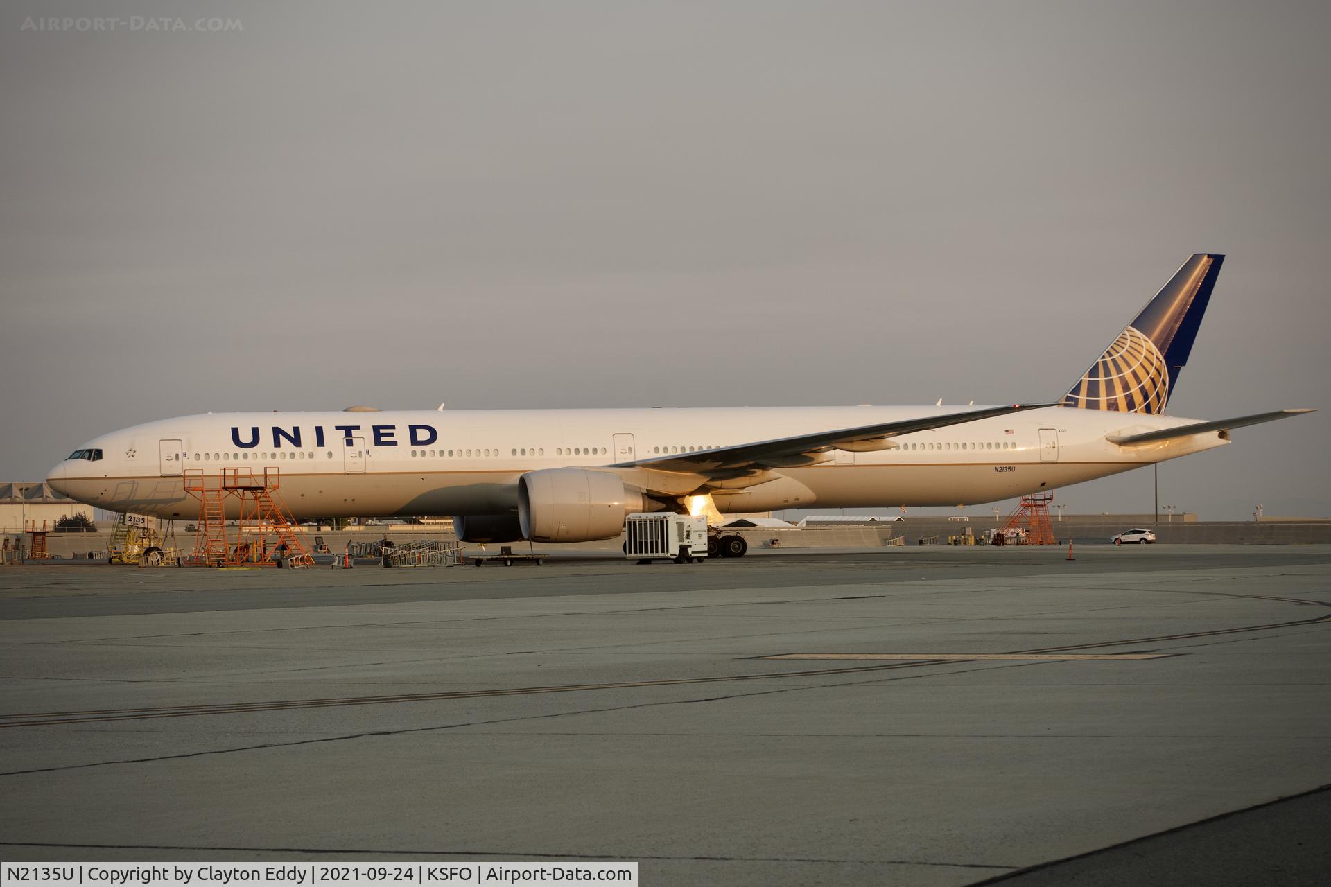 N2135U, 2017 Boeing 777-300/ER C/N 62646, SFO 2021.