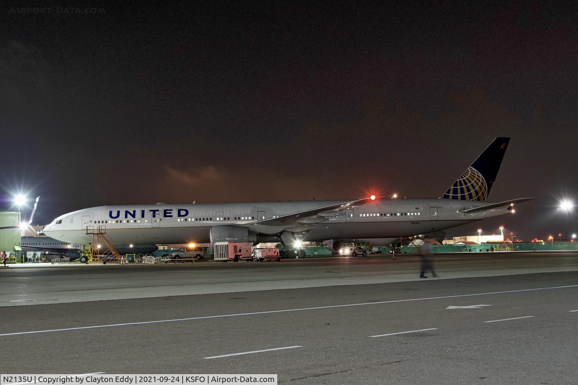 N2135U, 2017 Boeing 777-300/ER C/N 62646, SFO 2021.