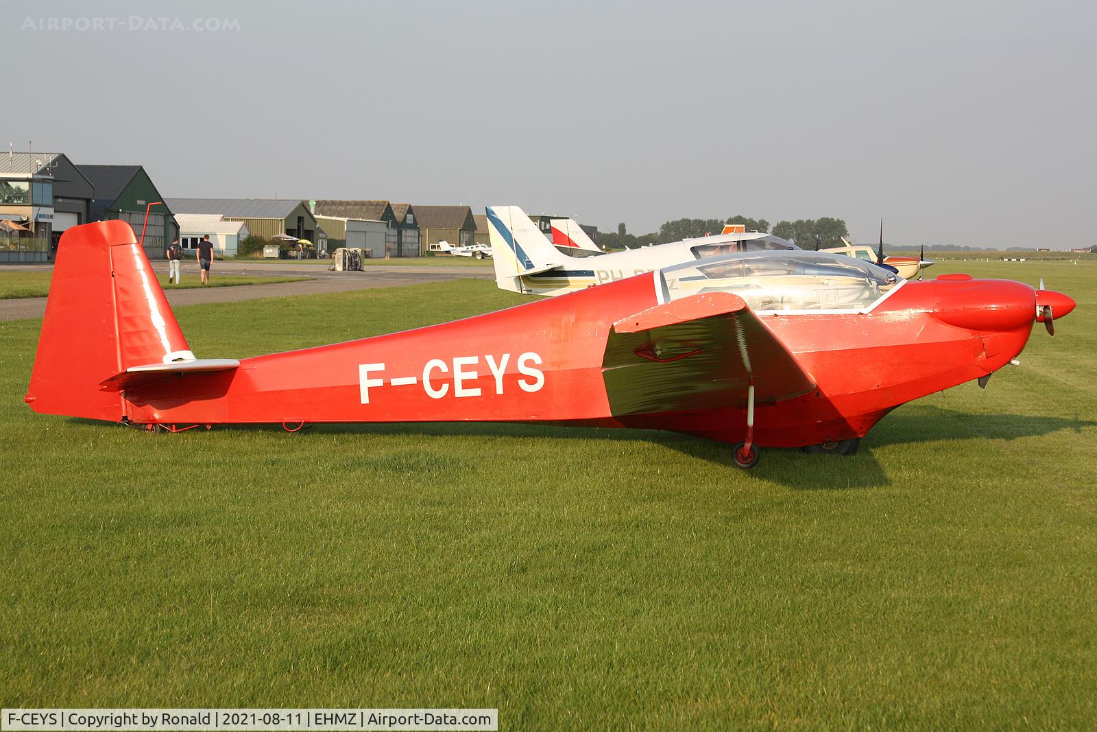 F-CEYS, Scheibe SF-28A Tandem Falke C/N 57101, at ehmz