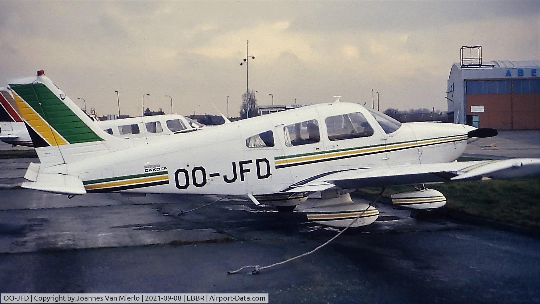 OO-JFD, 1980 Piper PA-28-236 Dakota C/N 28-8011089, Slide scan