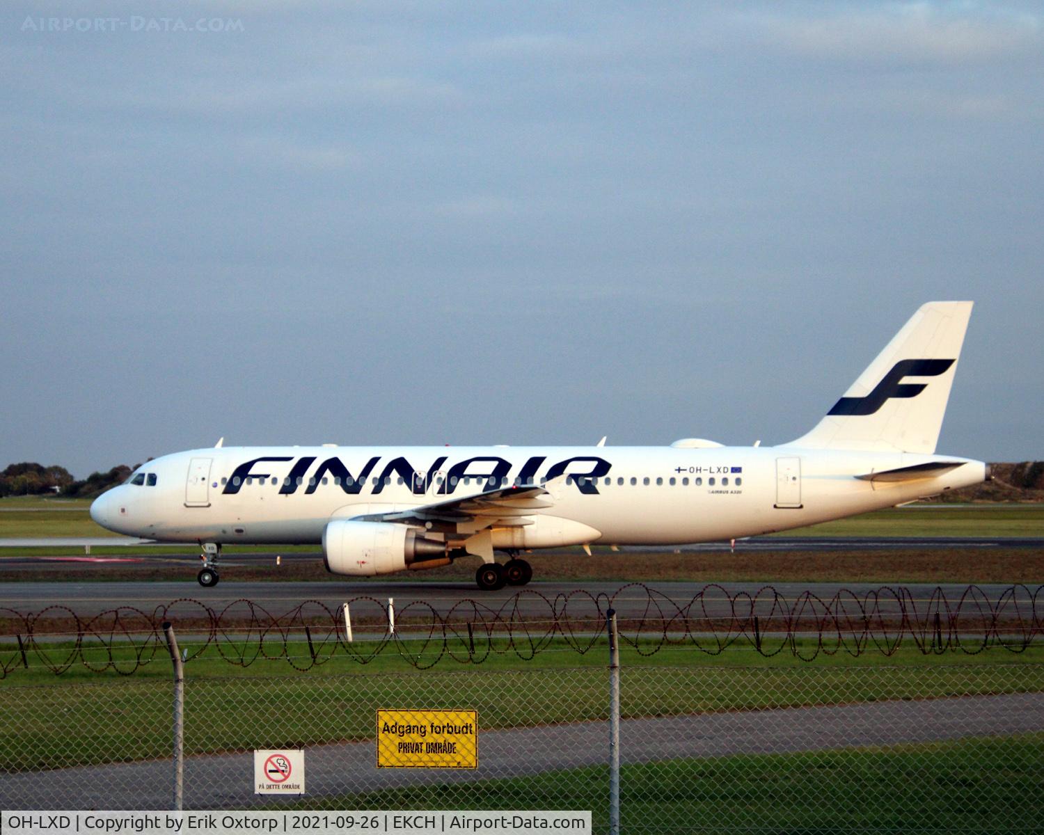 OH-LXD, 2001 Airbus A320-214 C/N 1588, OH-LXD landed rw 04L