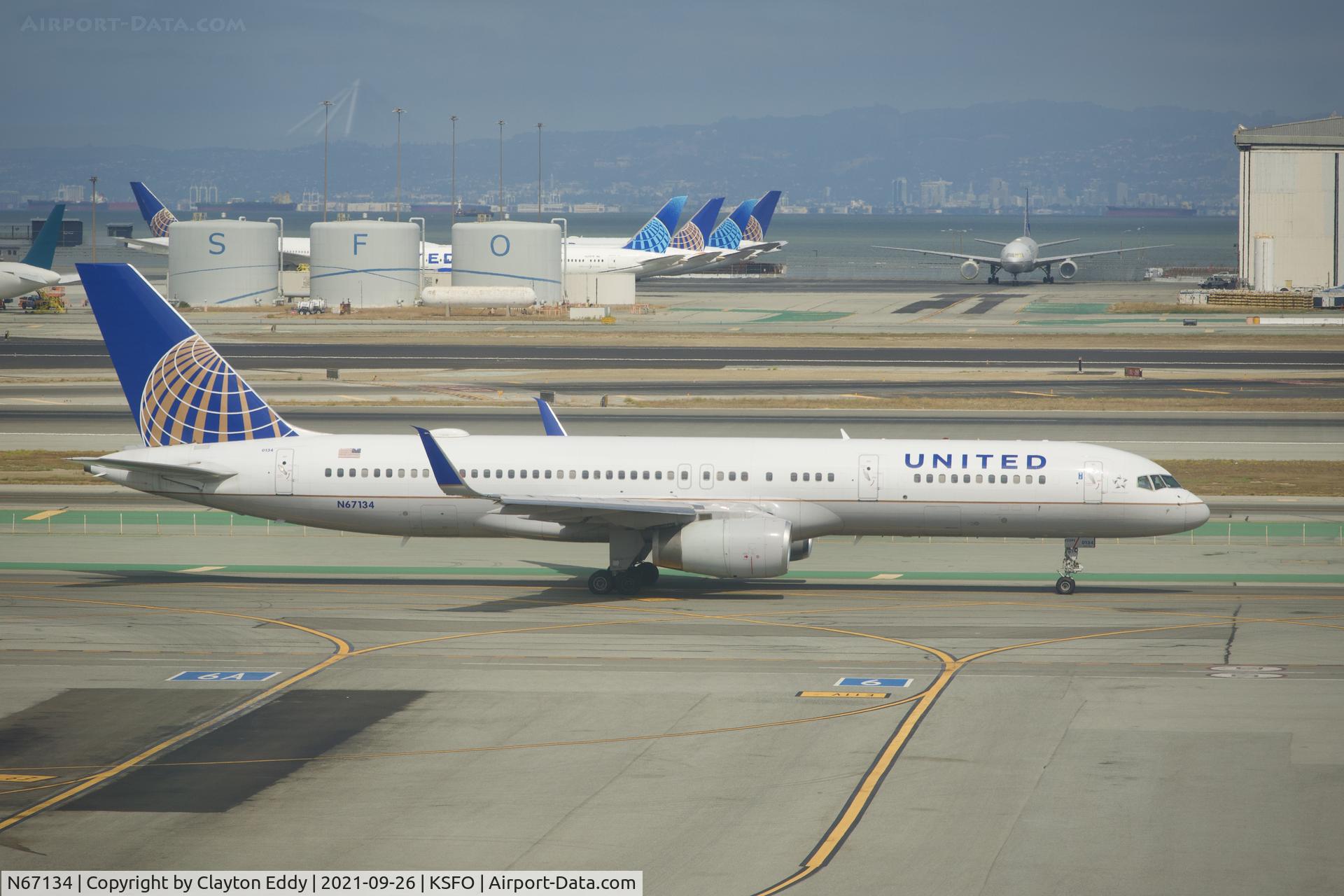 N67134, 1999 Boeing 757-224 C/N 29283, Sky Terrace SFO 2021.
