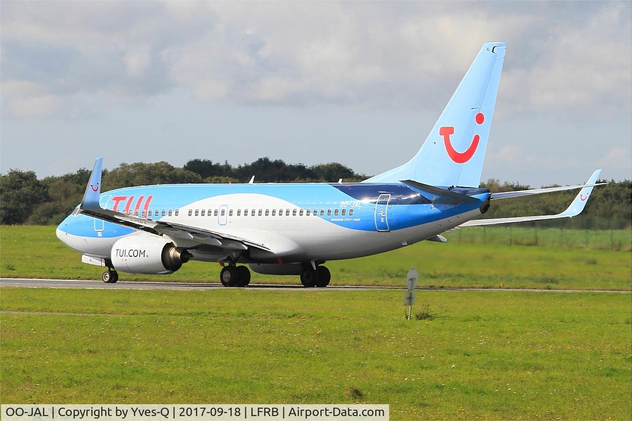 OO-JAL, 2004 Boeing 737-7K2 C/N 30668, Boeing 737-7K, Take off run rwy 25L, Brest-Bretagne airport (LFRB-BES)