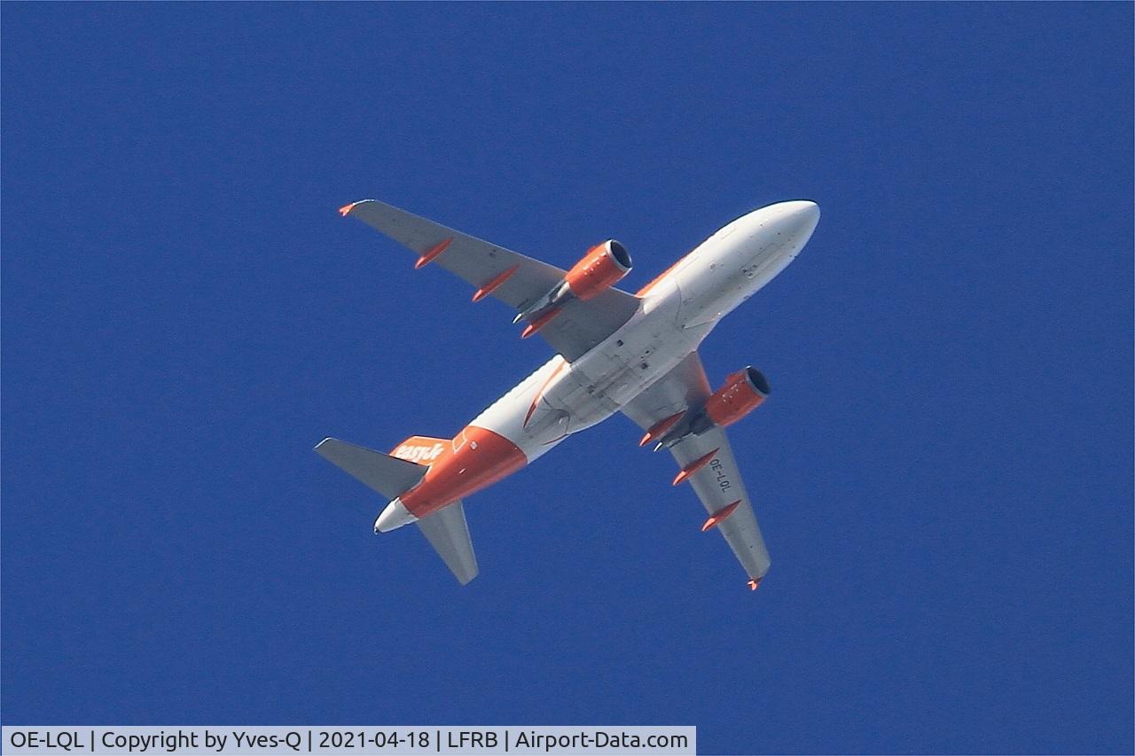 OE-LQL, 2009 Airbus A319-111 C/N 3774, Airbus A319-111, Flight over Brest-Bretagne Airport (LFRB-BES)