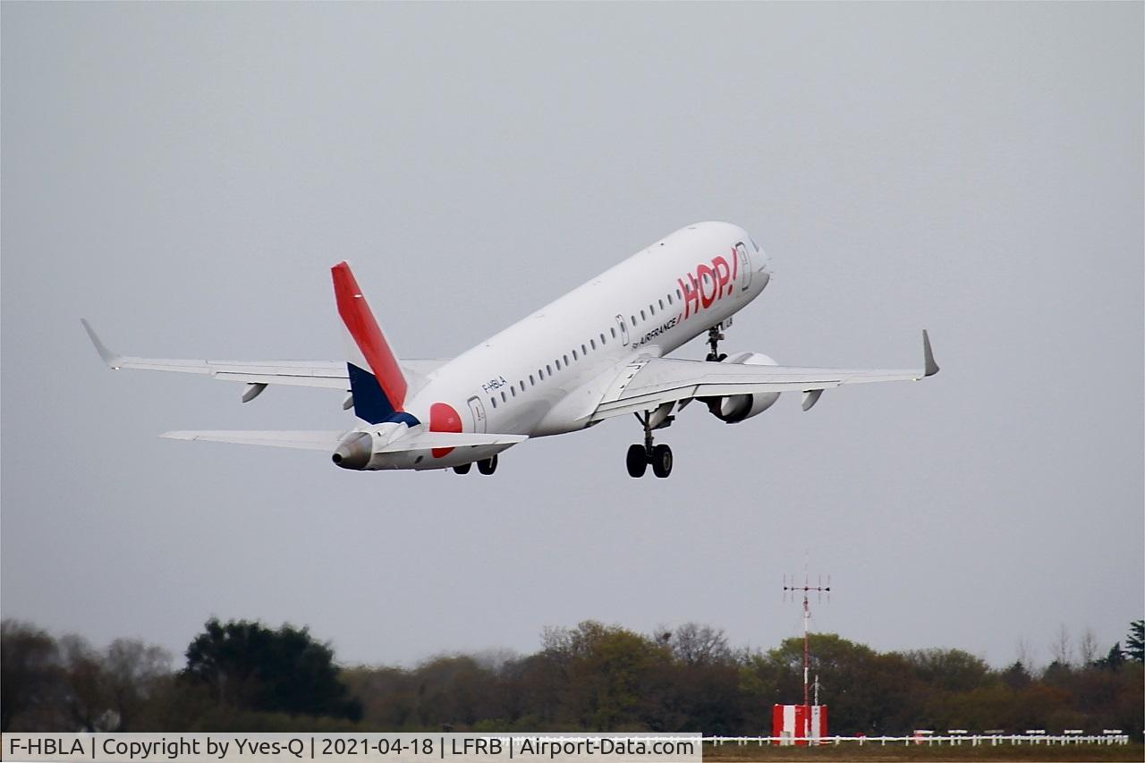 F-HBLA, 2007 Embraer 195LR (ERJ-190-200LR) C/N 19000051, Embraer 195LR, Take off rwy 07R, Brest-Bretagne airport (LFRB-BES)